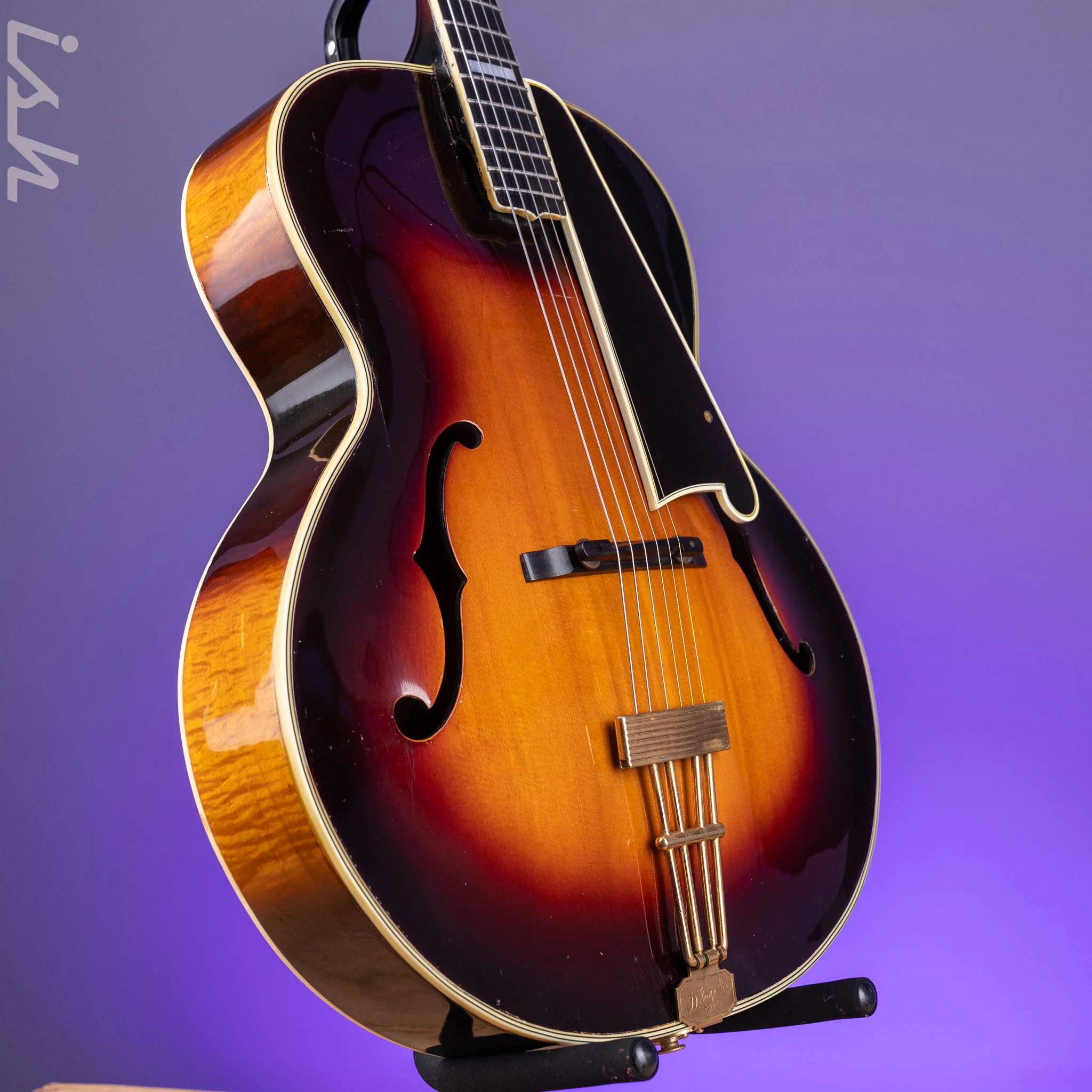 1940 D’Angelico Style B ArchTop Tobacco Burst - Image 3