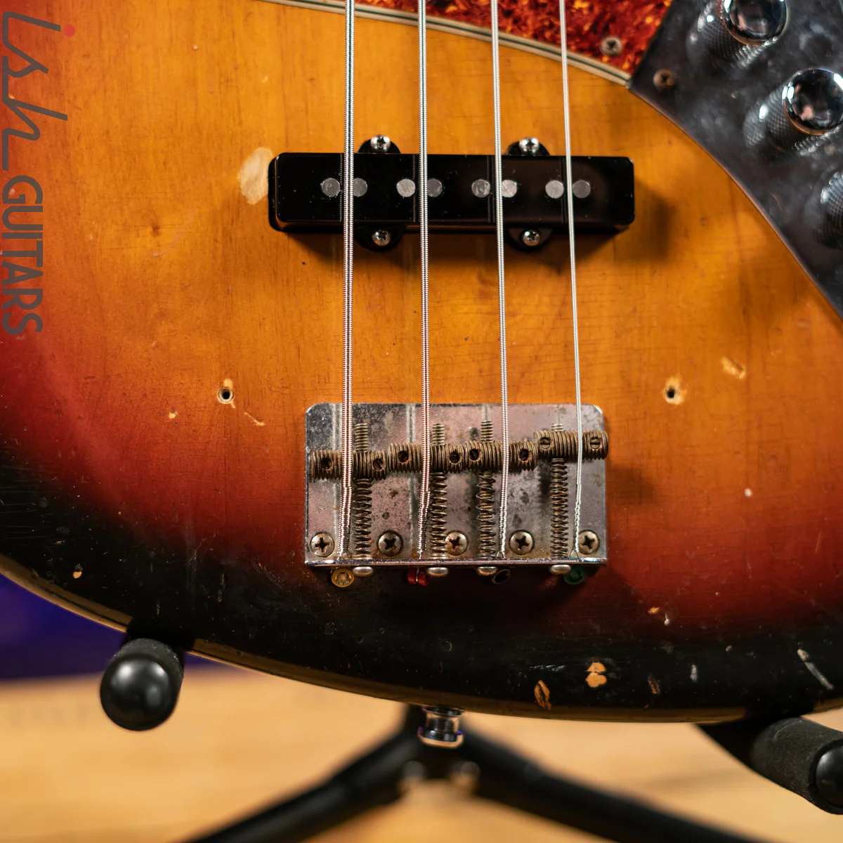 1983 Fender Fullerton ‘62 Reissue Jazz Bass 3-Tone Sunburst - Image 15