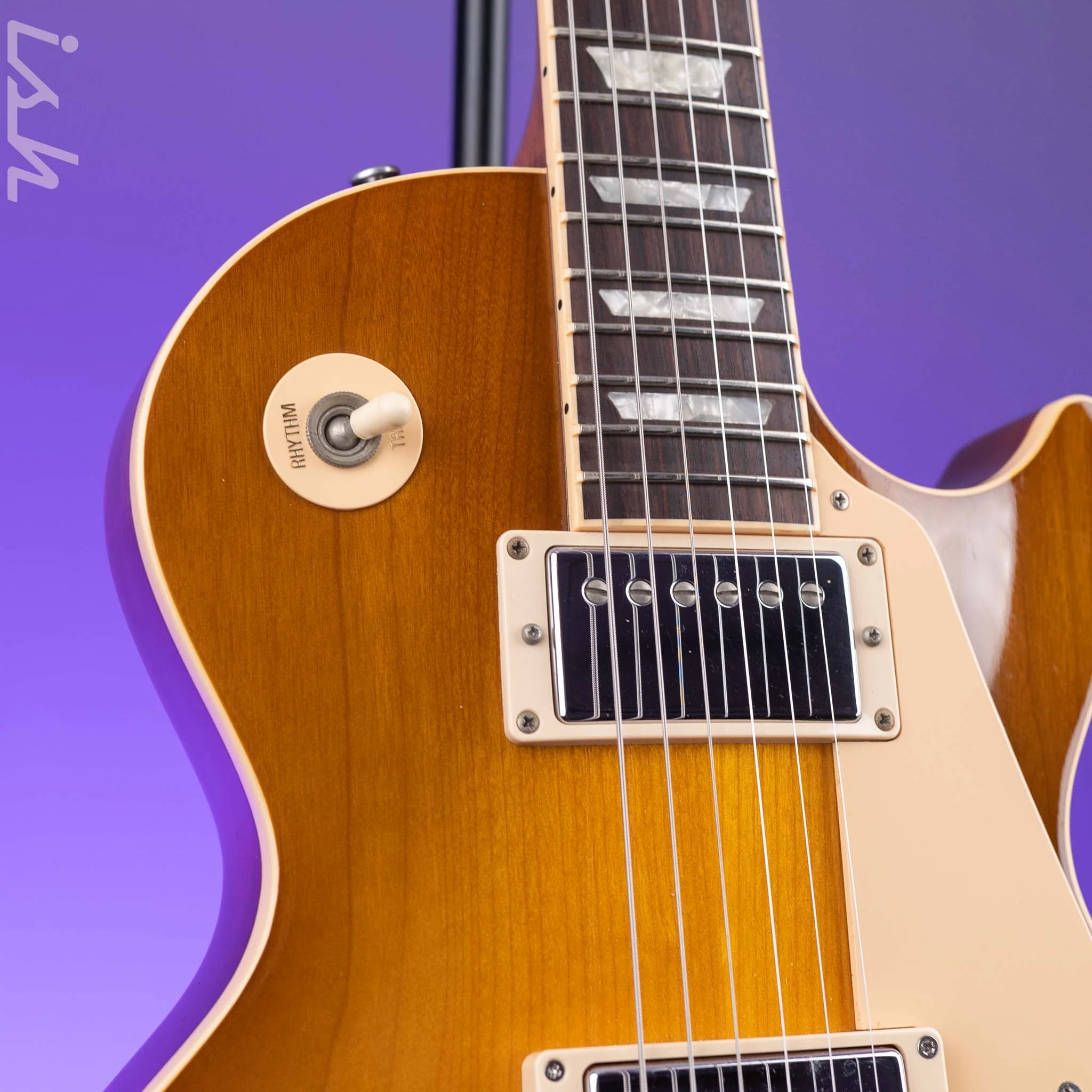 1999 Gibson Les Paul Standard Honey Burst - Image 3