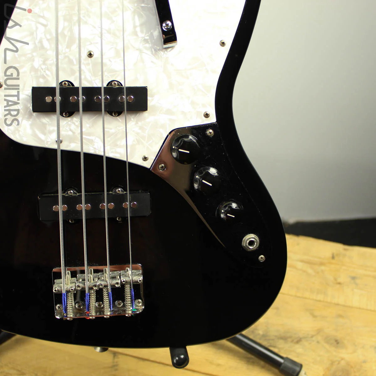 2000 Fender MIM Fretless Jazz Bass Black - Image 3