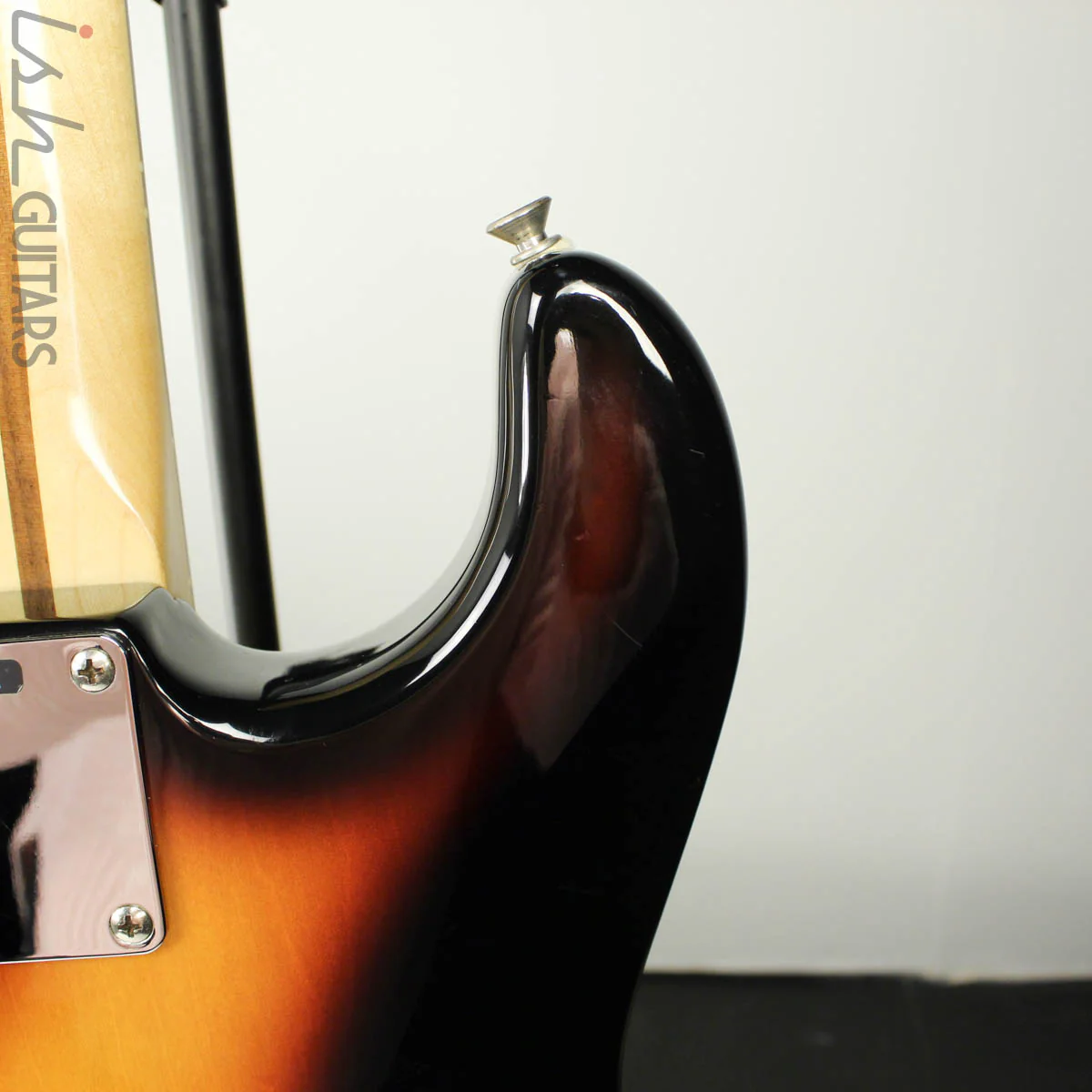 2000 Fender MIM Stratocaster Sunburst w/ Gold Anodized Pickguard - Image 11