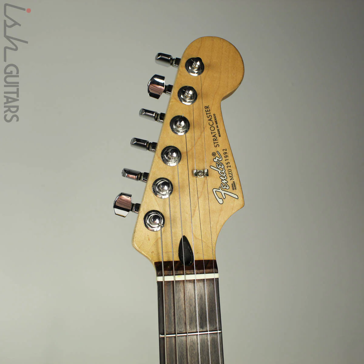 2000 Fender MIM Stratocaster Sunburst w/ Gold Anodized Pickguard - Image 8