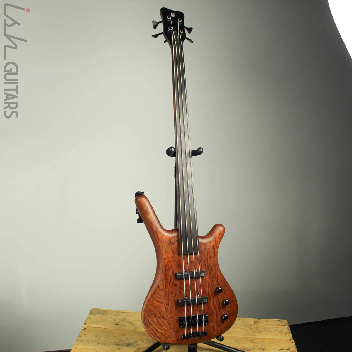 2007 Warwick Corvette Fretless - Image 2