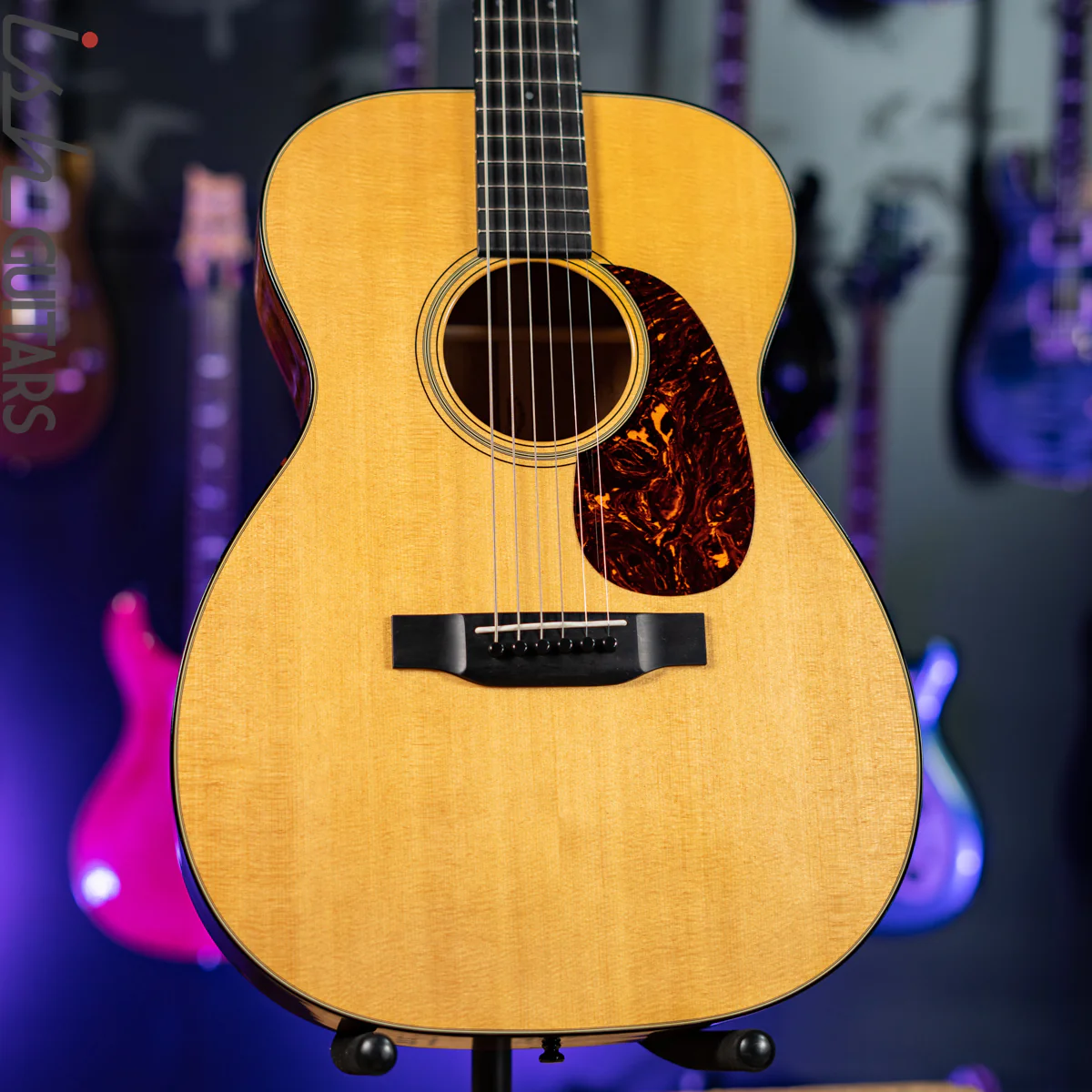 2019 Martin 00-18 Standard Series Natural