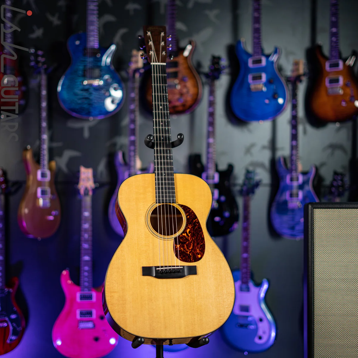 2019 Martin 00-18 Standard Series Natural - Image 2