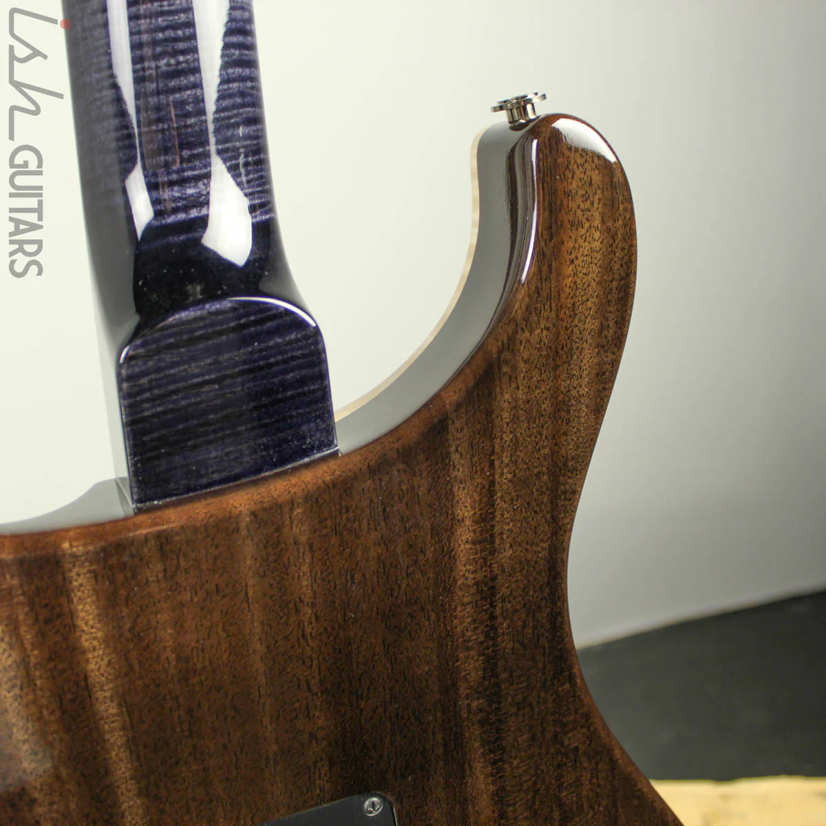 2019 PRS Modern Eagle V Private Stock Limited Frostbite Glow Smoked Purple Burst - Image 9