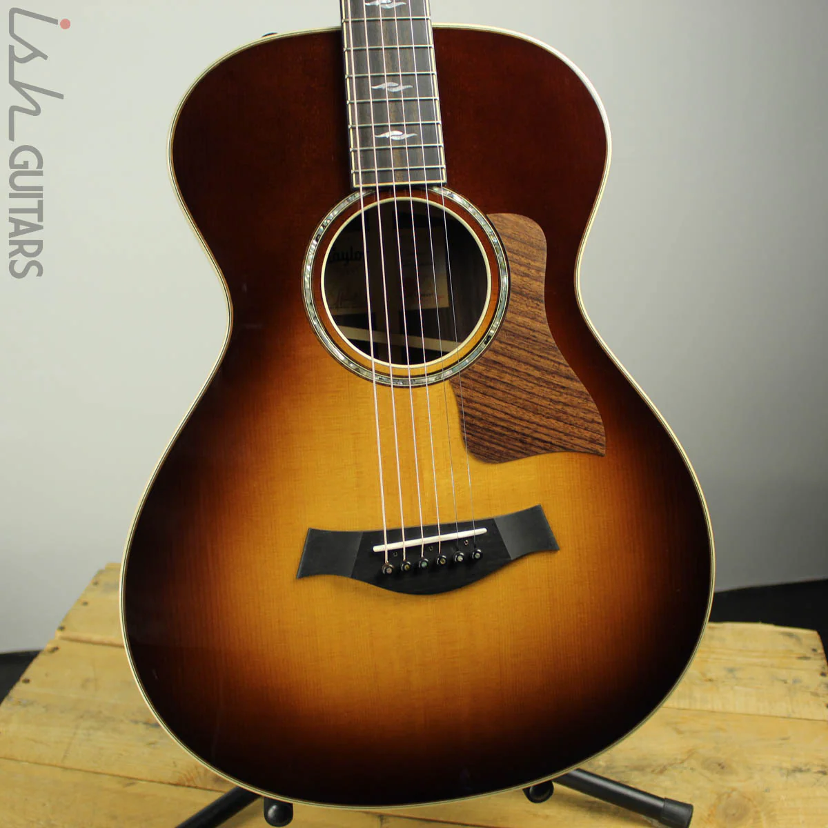 Taylor 812e 12-Fret Grand Concert Sunburst