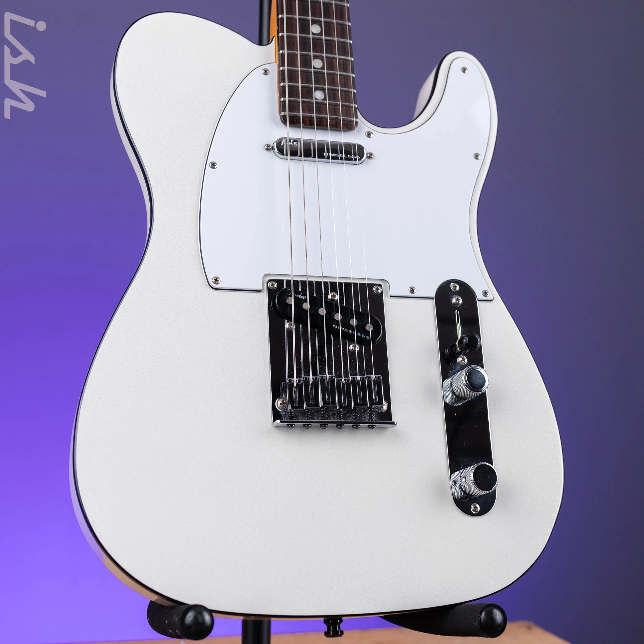 2020 Fender Tele American Ultra Artic Pearl