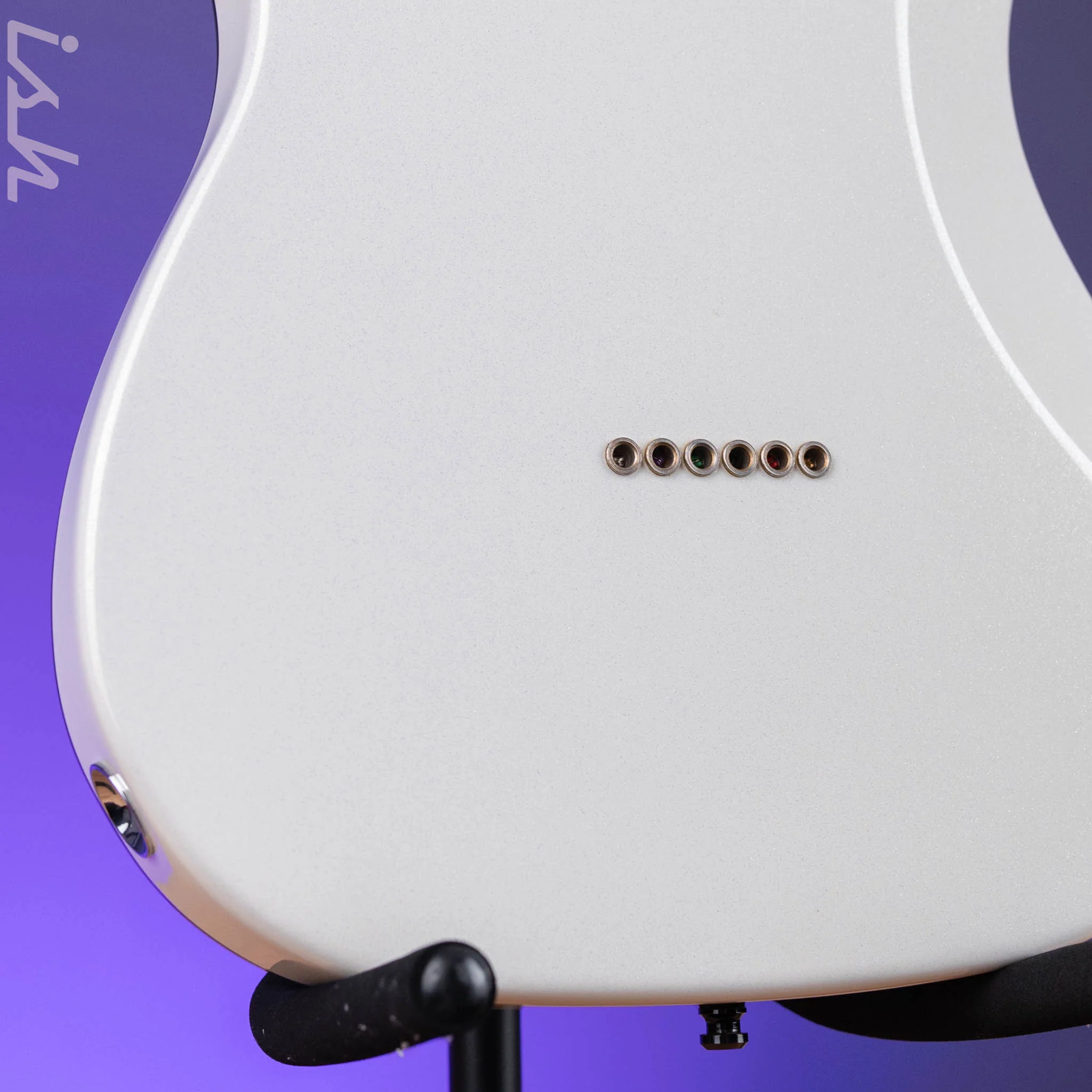 2020 Fender Tele American Ultra Artic Pearl - Image 10