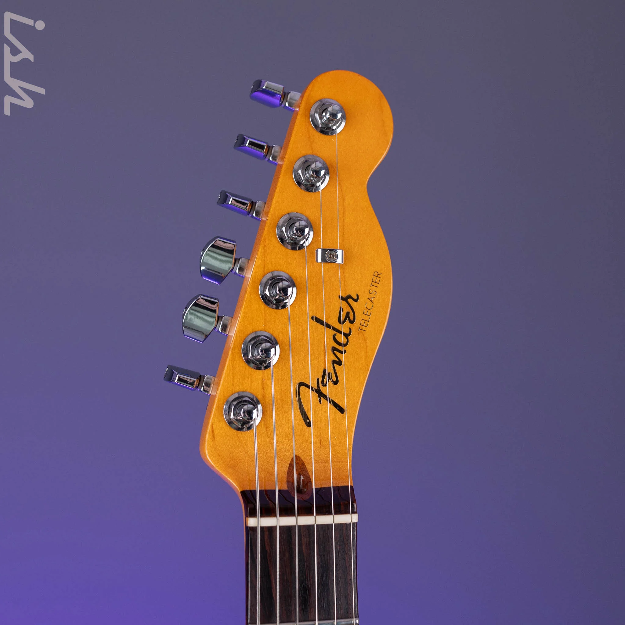 2020 Fender Tele American Ultra Artic Pearl - Image 6