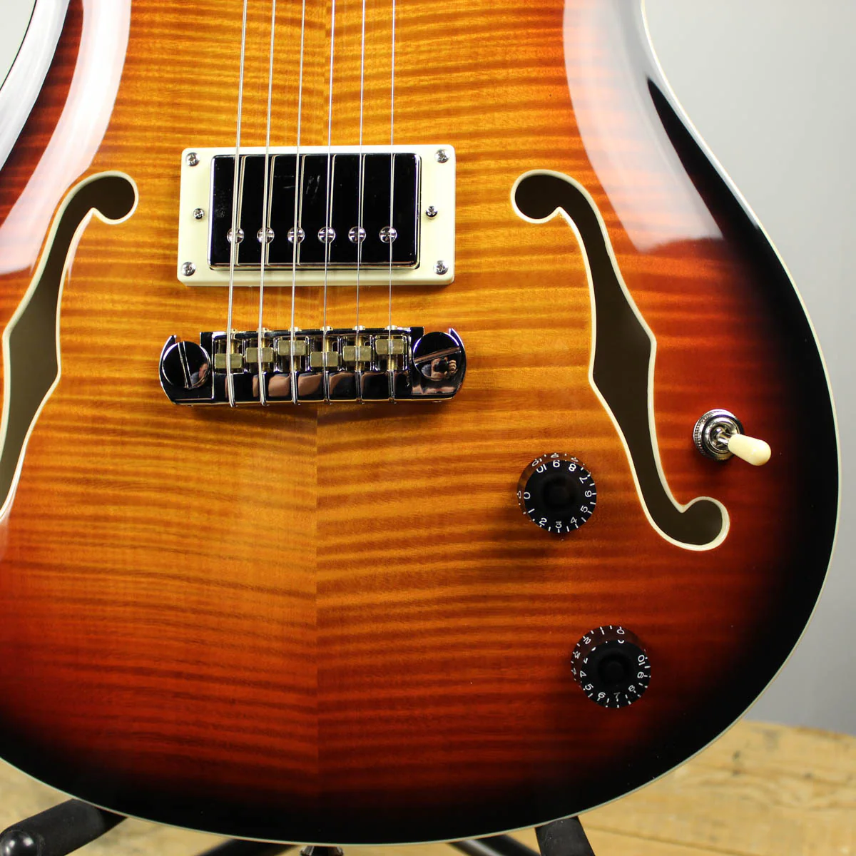 2020 PRS SE Hollowbody II Tricolor Sunburst - Image 4