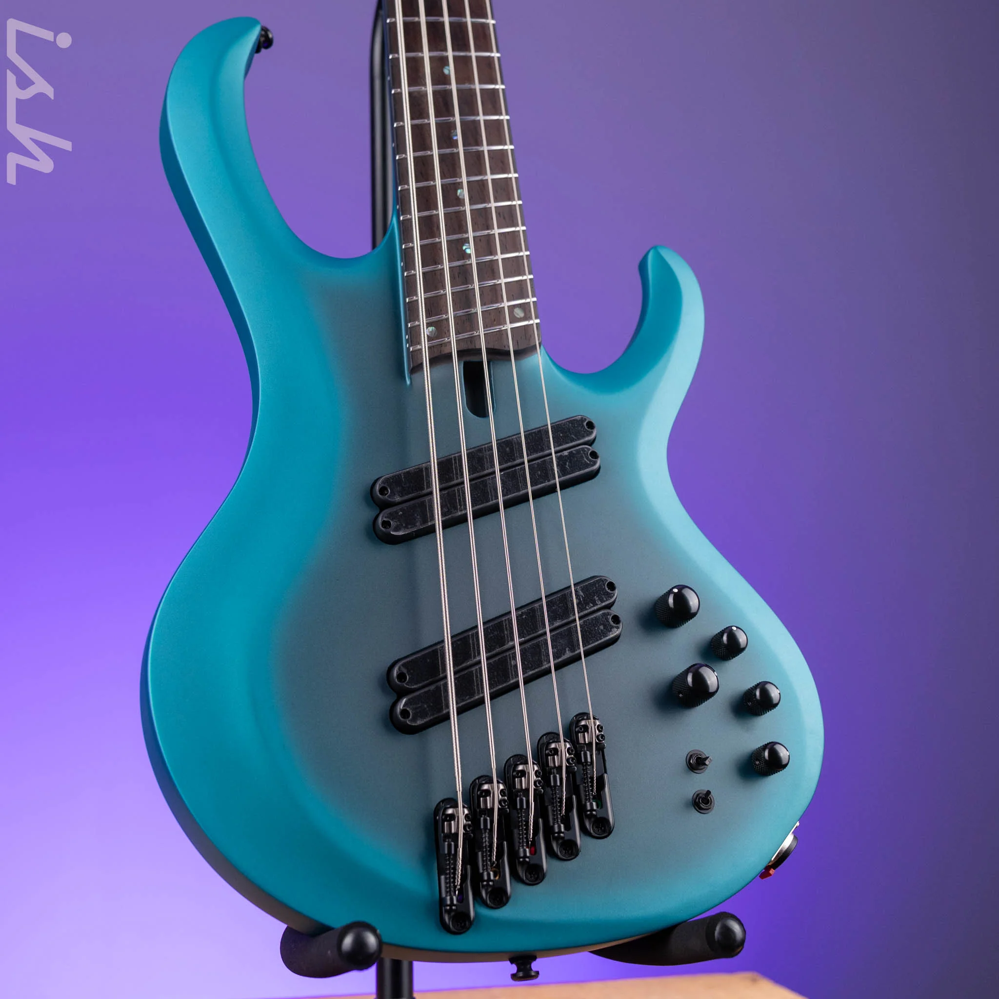 Ibanez BTB605MS Multi-Scale 5-String Bass Cerulean Aura Burst Matte Demo