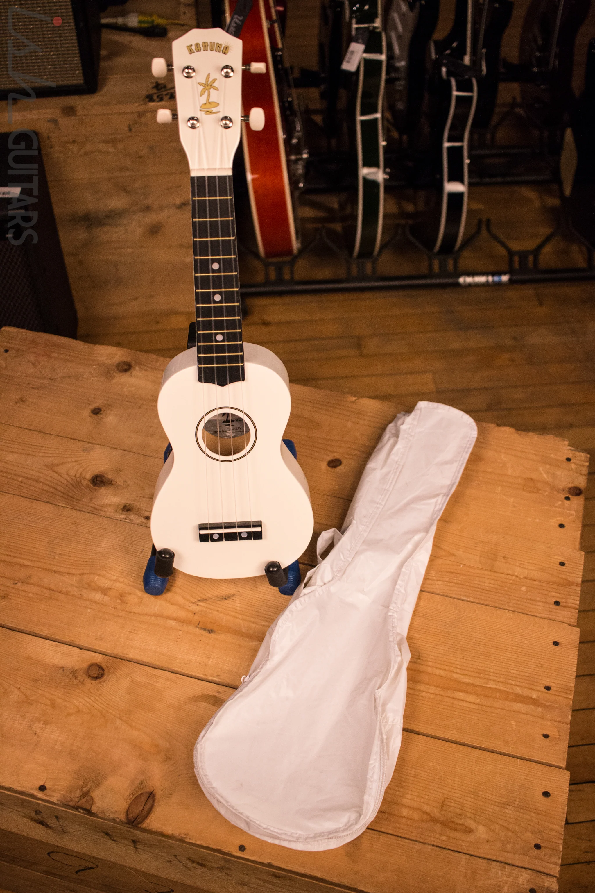 Kahuna Ukulele White - Image 4