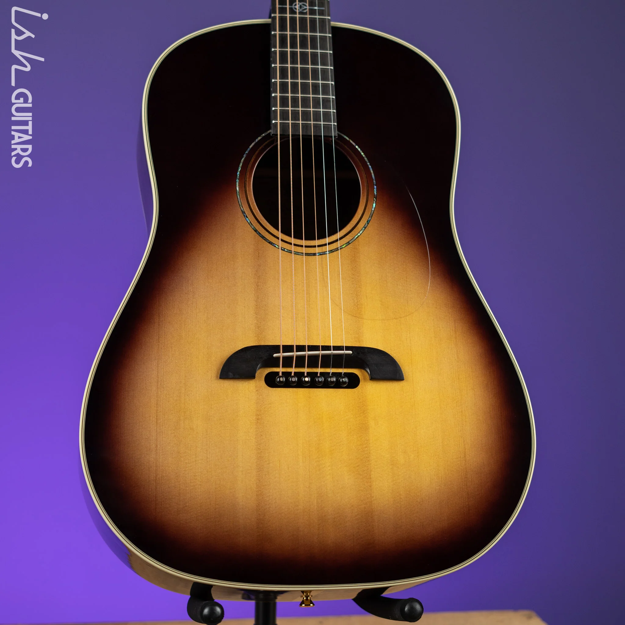 Alvarez Yairi Masterworks DYMR70SB Dreadnought Slope Shoulder Sunburst Demo