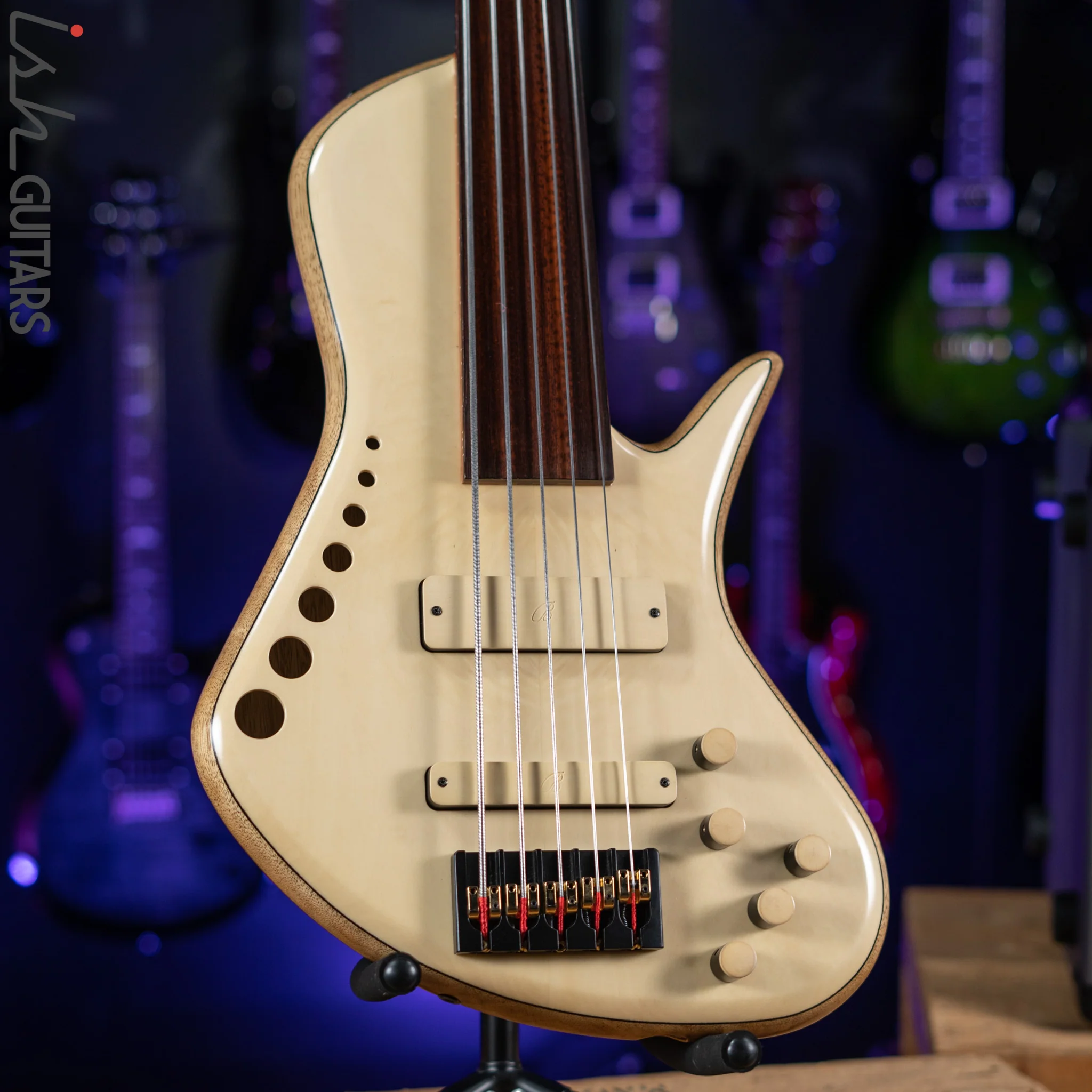 Benavente SCB Hollowbody Fretless 5 String Bass Natural