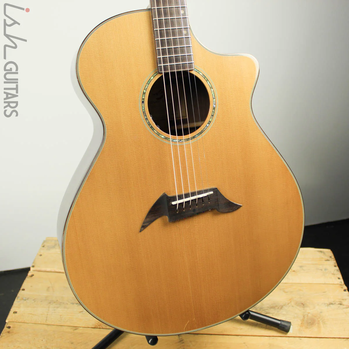 Breedlove Cascade J25/CRE Acoustic