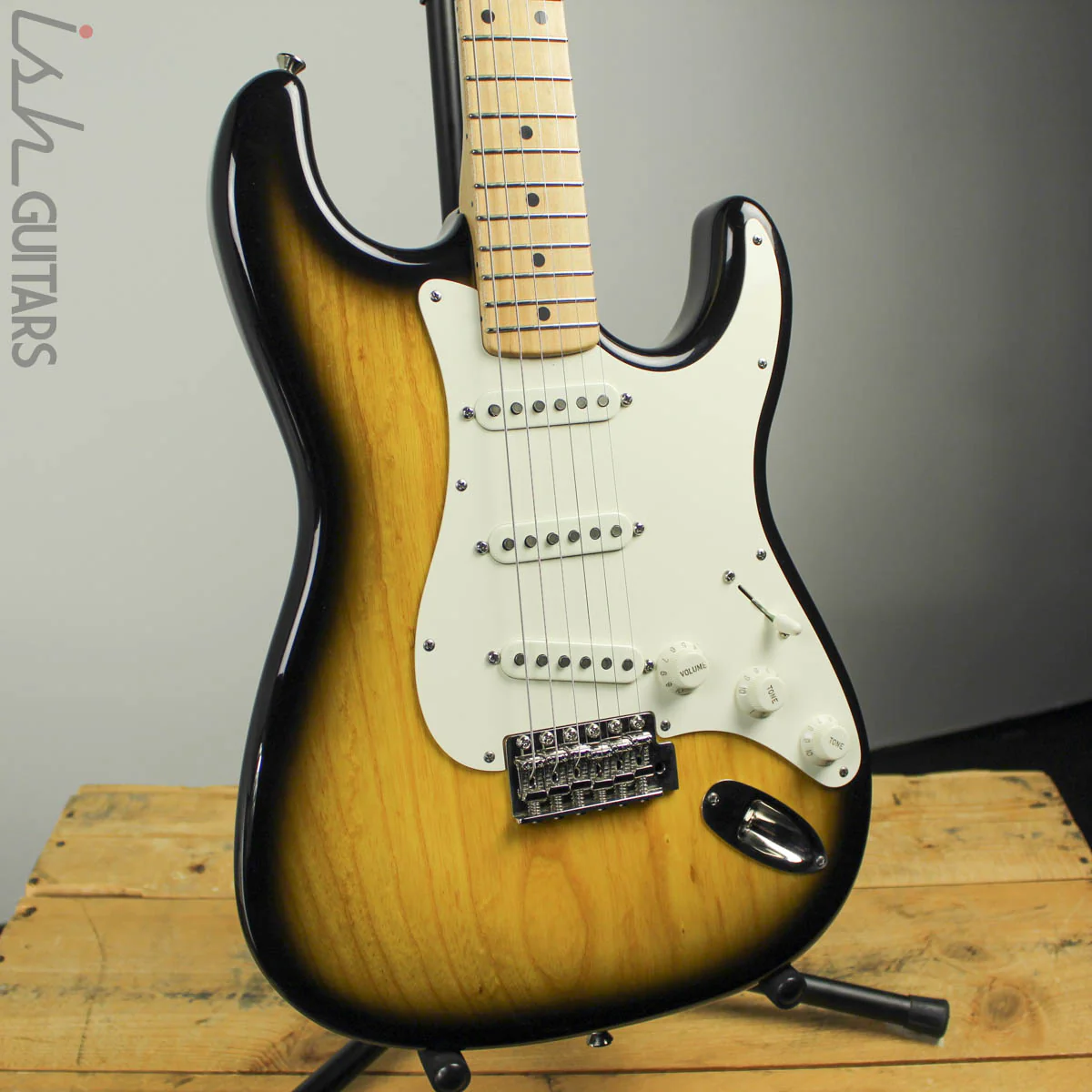 2014 D’Pergo Vintage Limited Strat Tobacco Sunburst