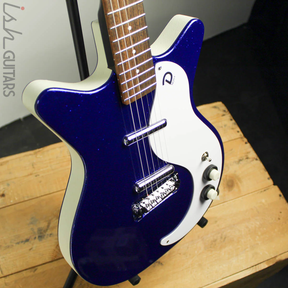 Danelectro 59M NOS+ 60th Anniversary Edition Blue Metalflake - Image 7