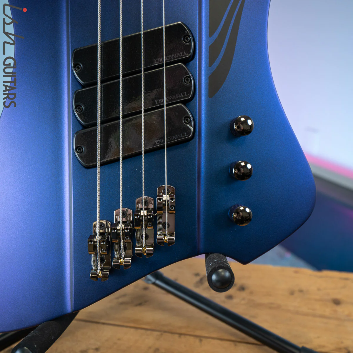 Dingwall D-ROC 4-String Standard Matte Blue to Purple Colorshift - Image 4