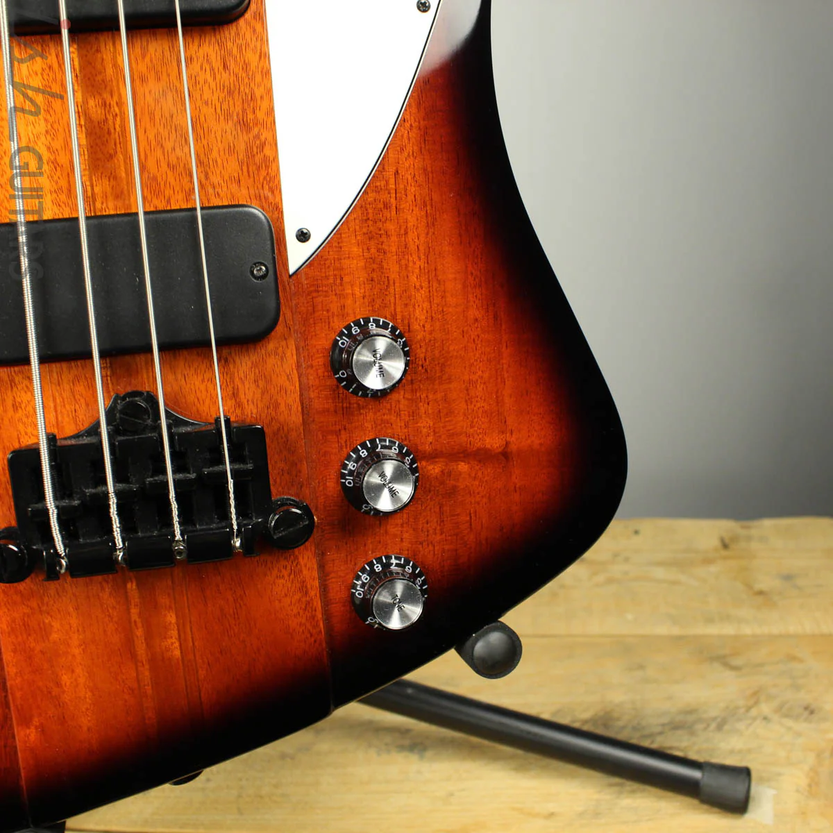 2013 Epiphone Thunderbird Pro IV Bass Sunburst - Image 4