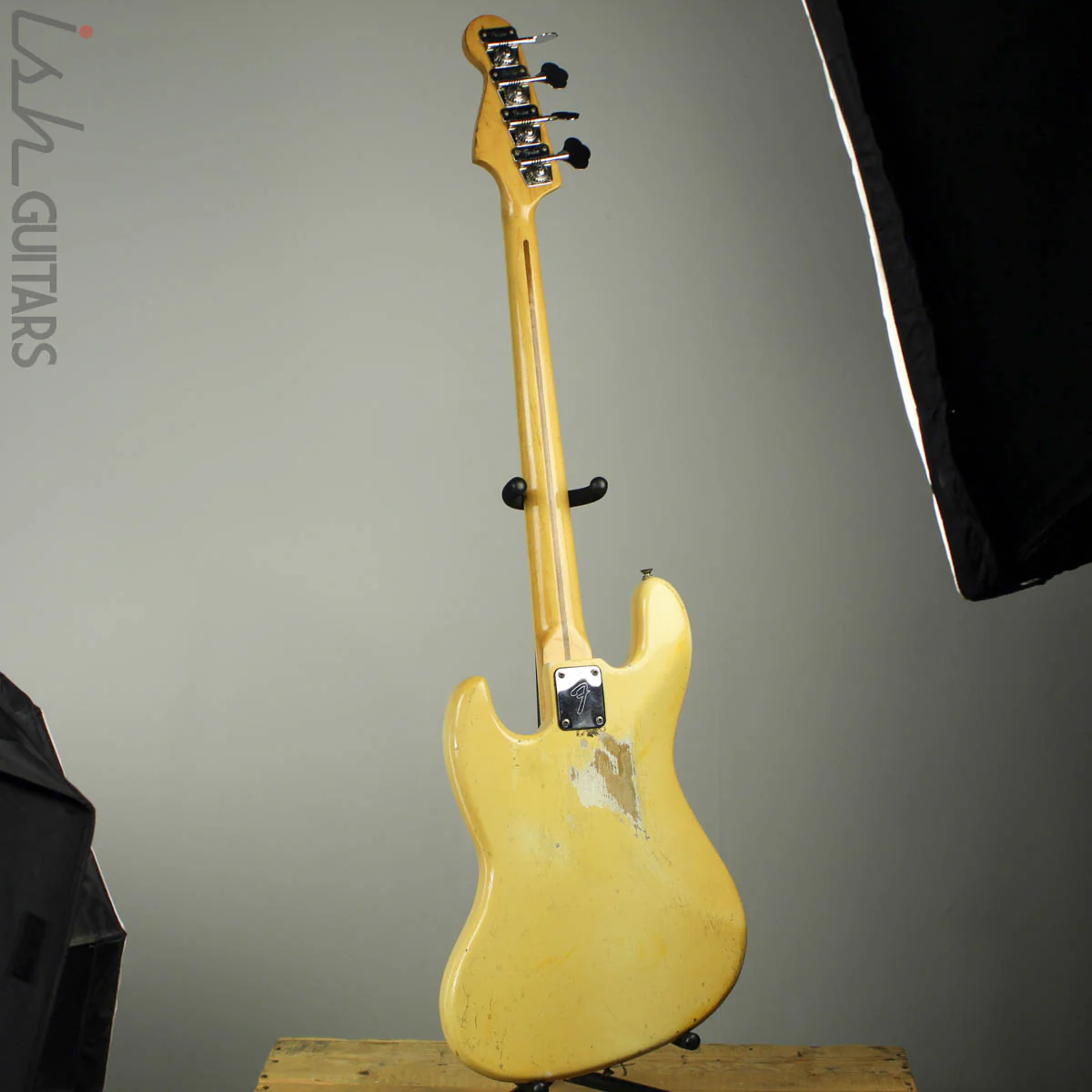 1976 Fender Jazz Bass Rare Olympic White - Image 9