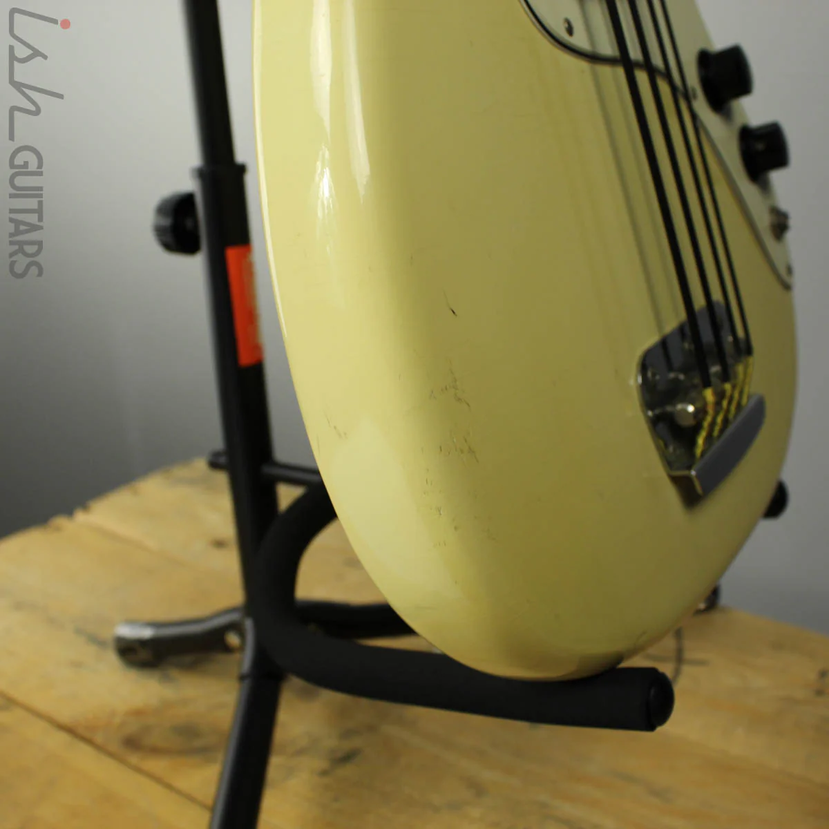 1976 Fender Musicmaster Bass Short Scale Olympic White w/OHSC - Image 19