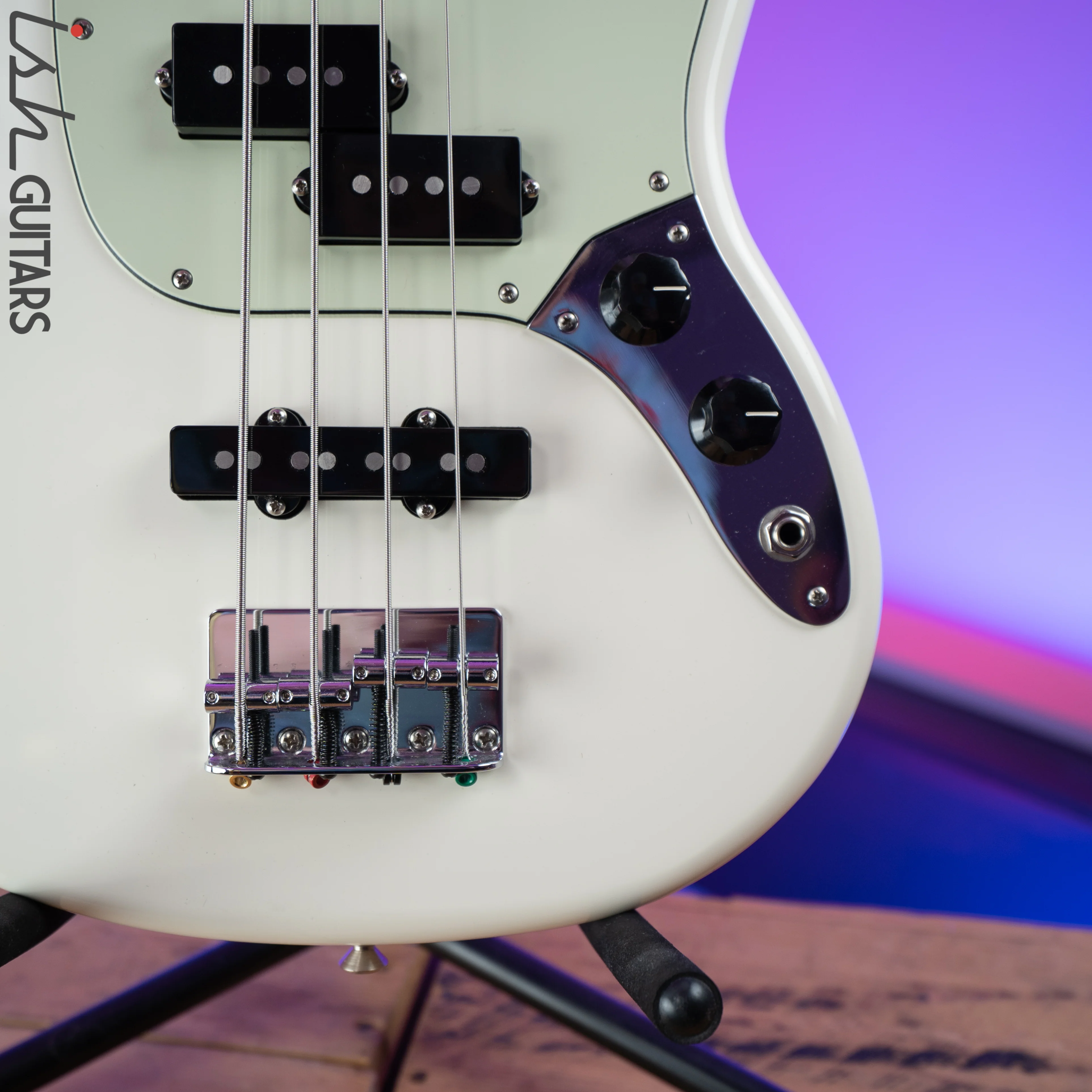 Fender Mustang 4 String PJ Bass Olympic White - Image 4