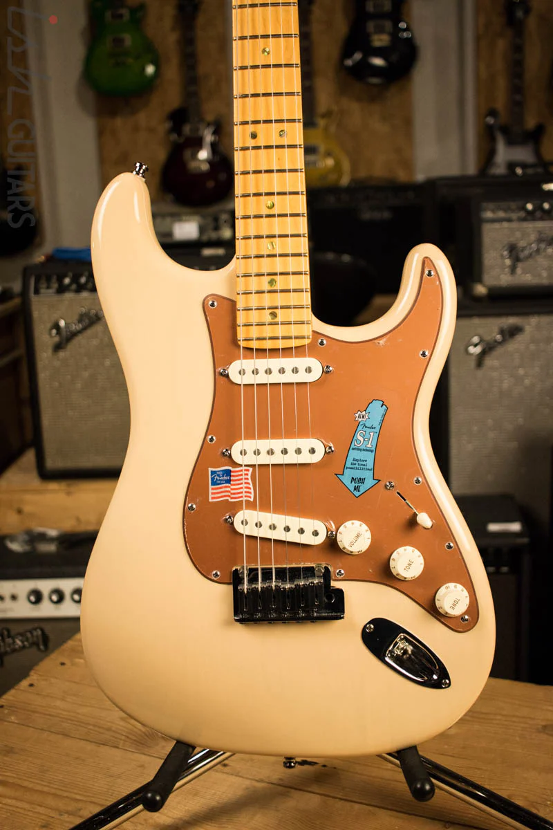 2007 Fender Stratocaster American Deluxe Stratocaster “V” Neck Strat DEAD MINT!