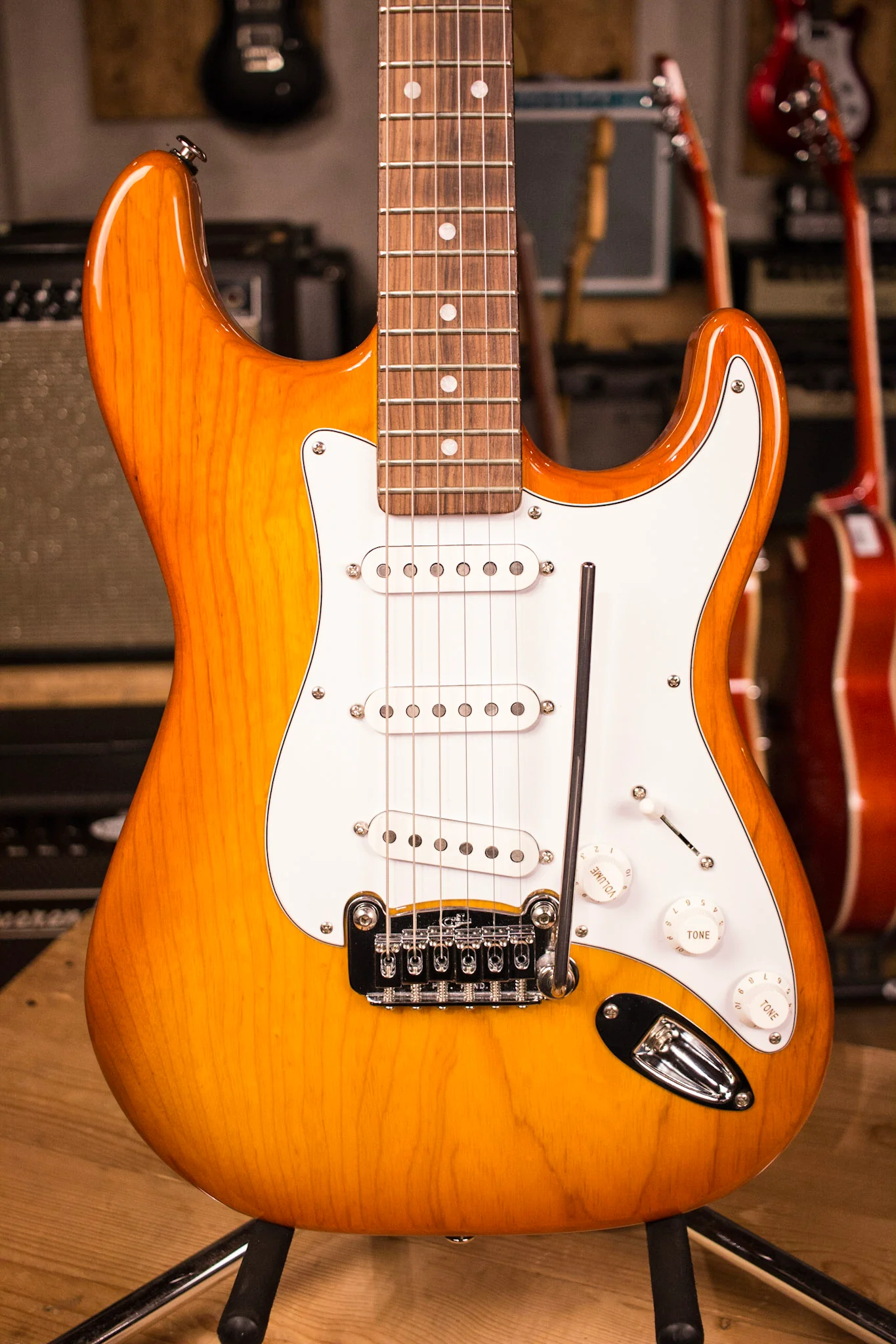2015 G&L Legacy Honeyburst Maple Neck Rosewood Fingerboard Custom