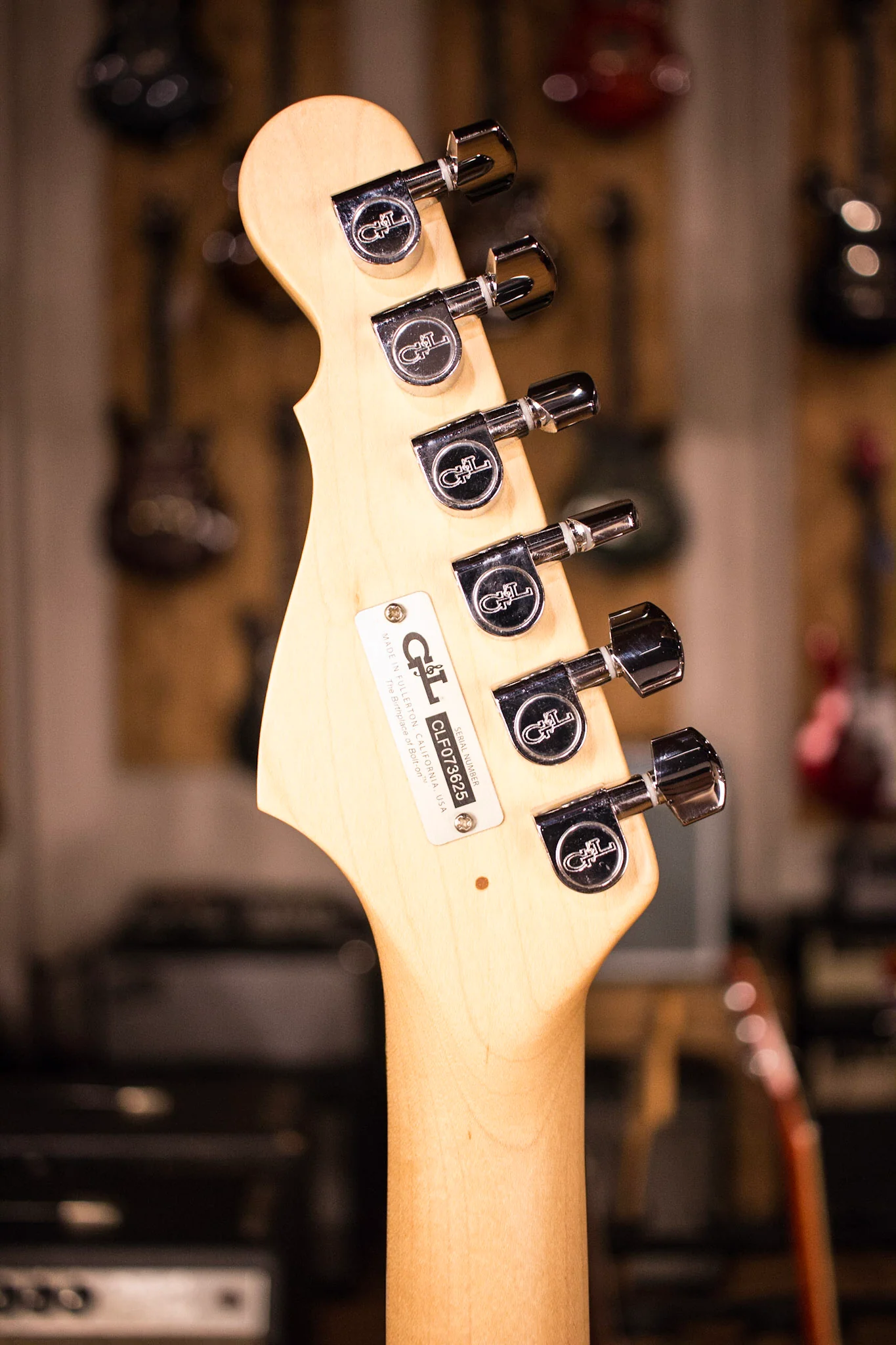 2015 G&L Legacy Honeyburst Maple Neck Rosewood Fingerboard Custom - Image 8