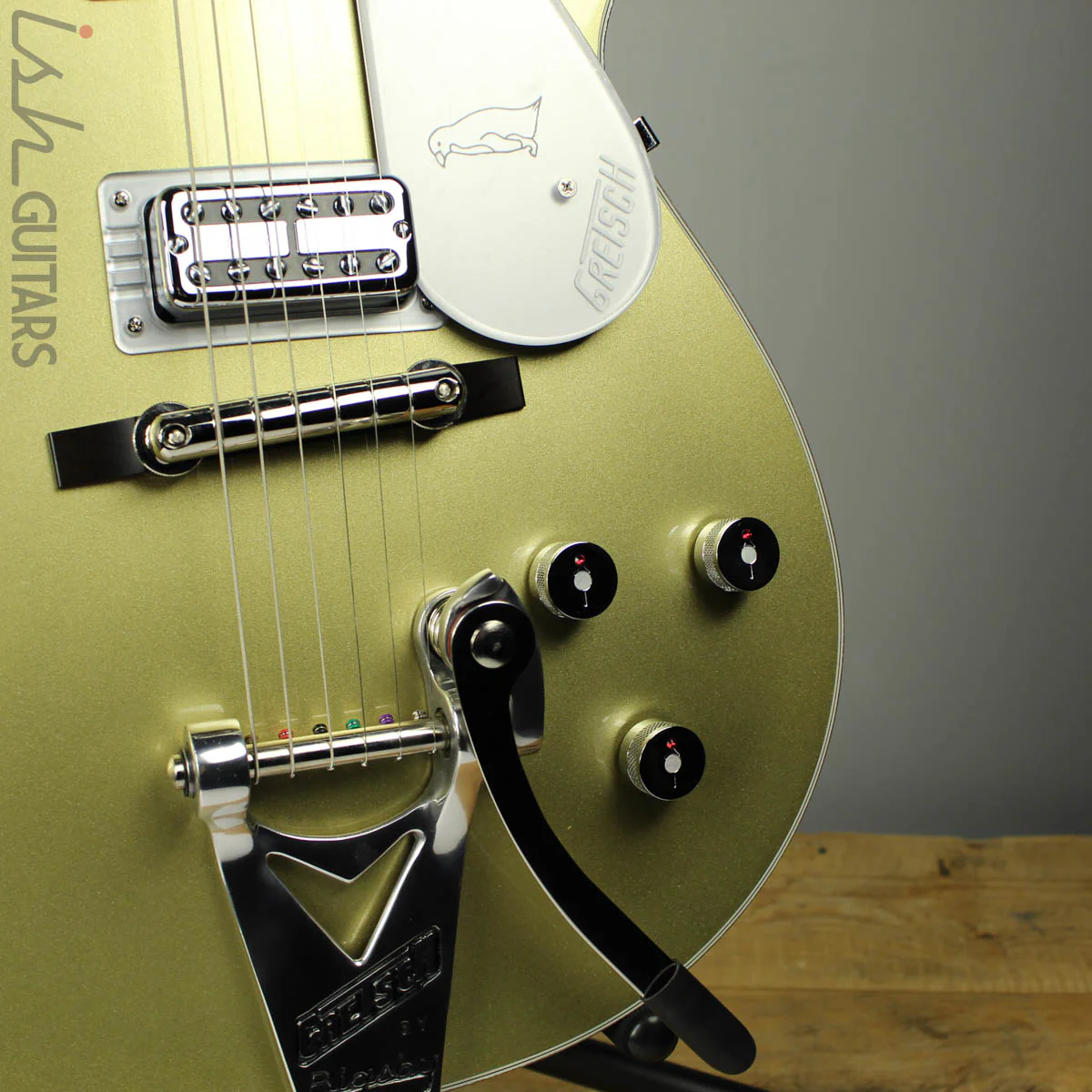 Gretsch G6134T Limited Edition Penguin with Bigsby Casino Gold - Image 4