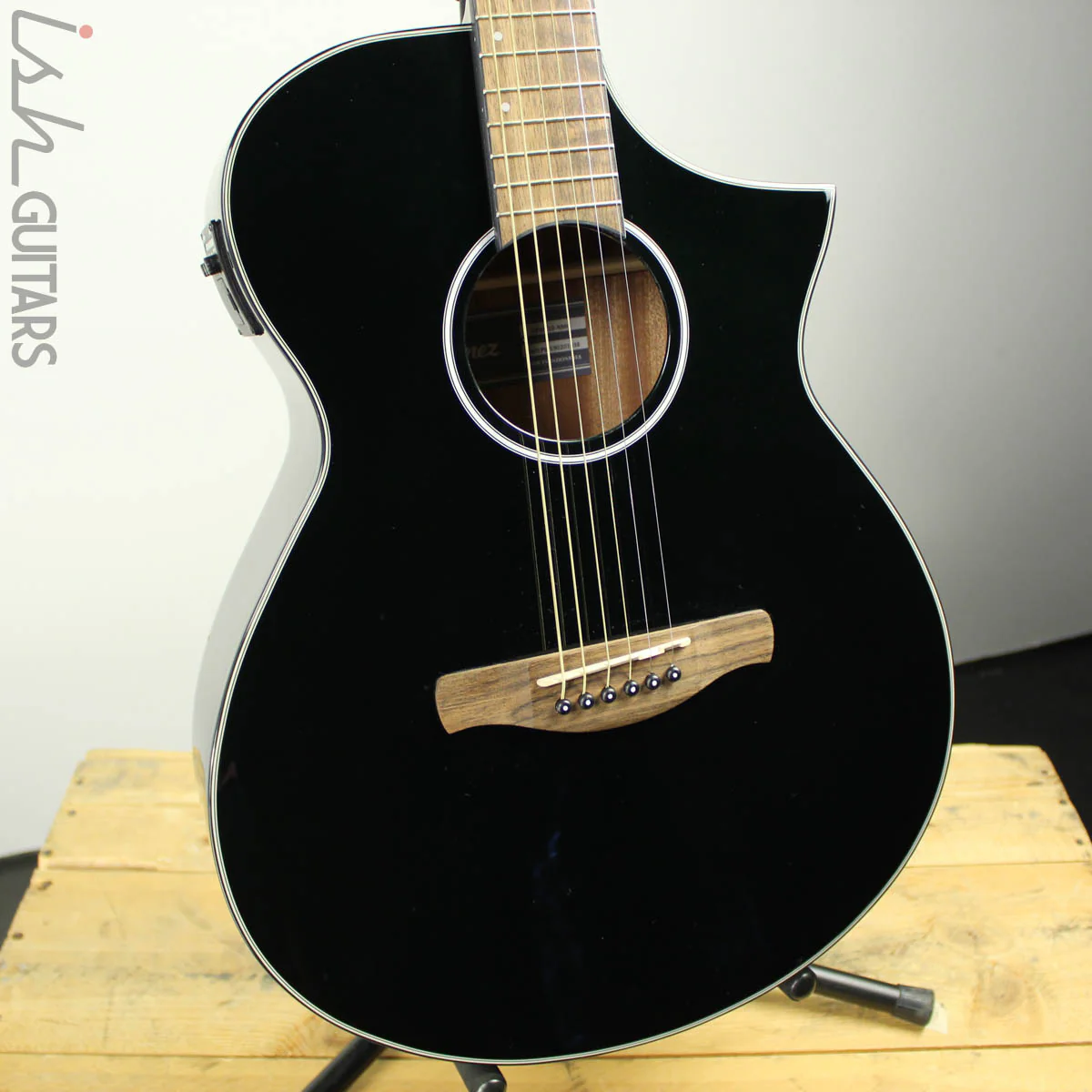 Ibanez AEWC10 Night Metallic Black