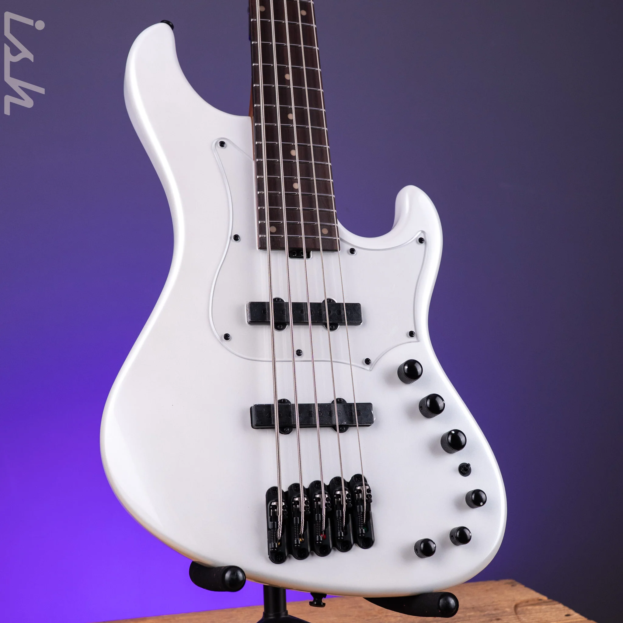 Ibanez Mode MDM1005 5-String Bass Pearl White