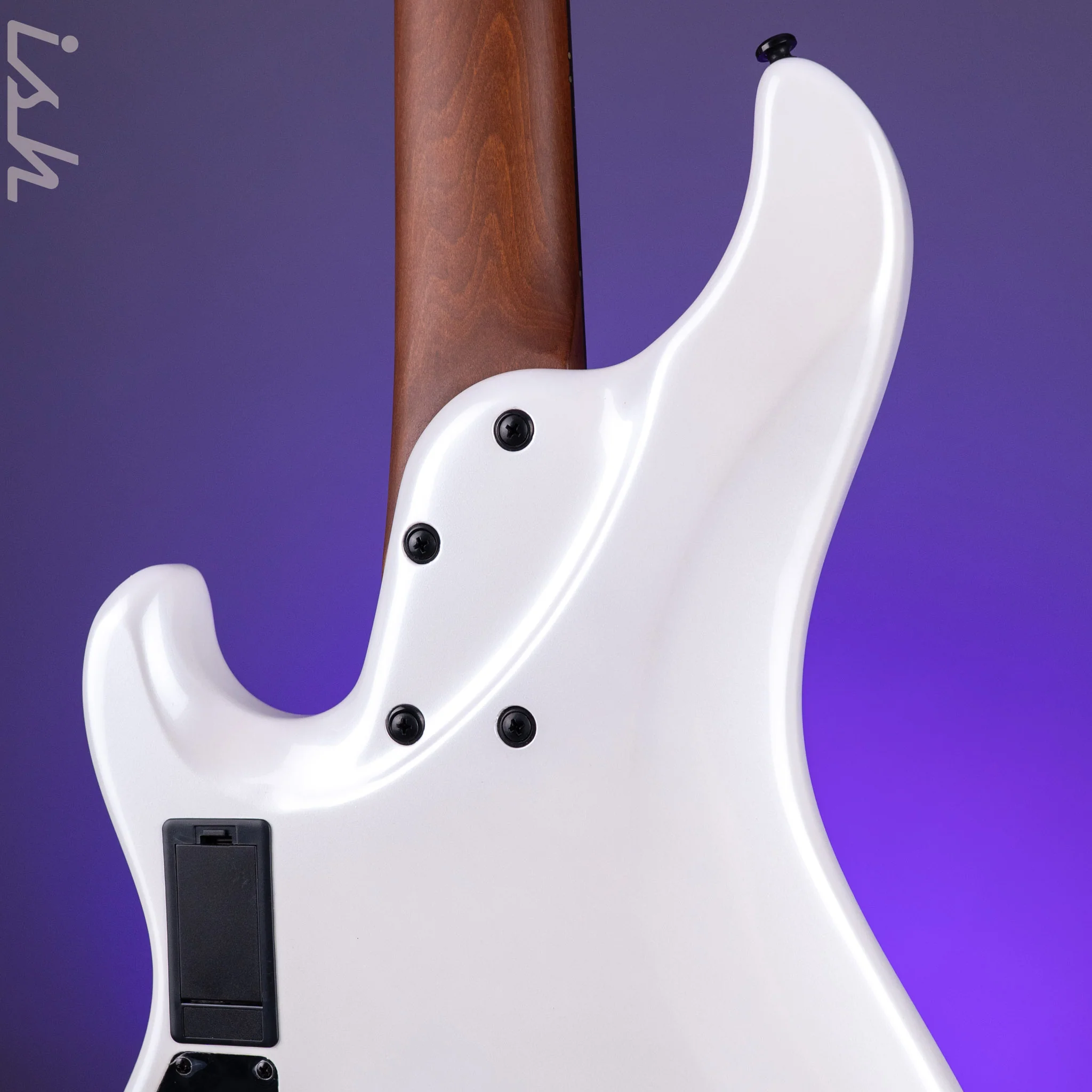 Ibanez Mode MDM1005 5-String Bass Pearl White - Image 10