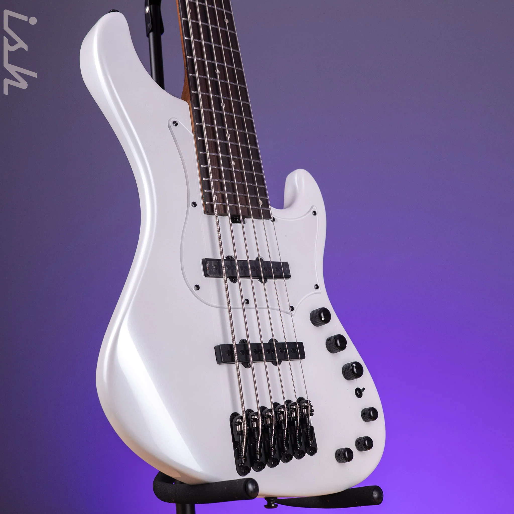 Ibanez Mode MDM1006 6-String Bass Pearl White - Image 3
