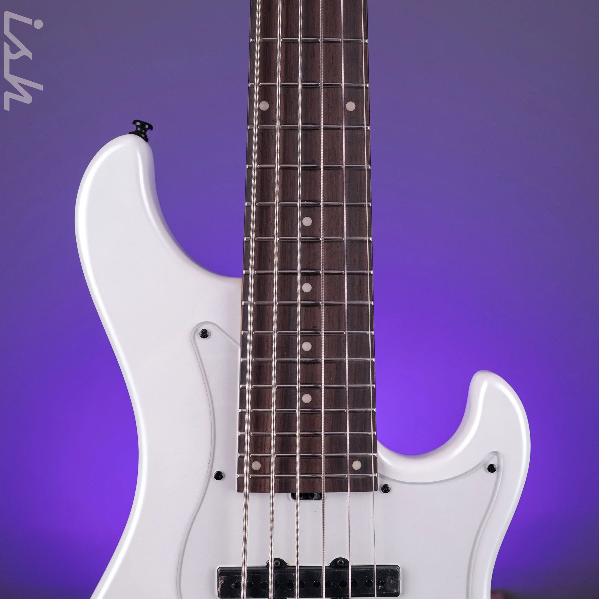 Ibanez Mode MDM1006 6-String Bass Pearl White - Image 6