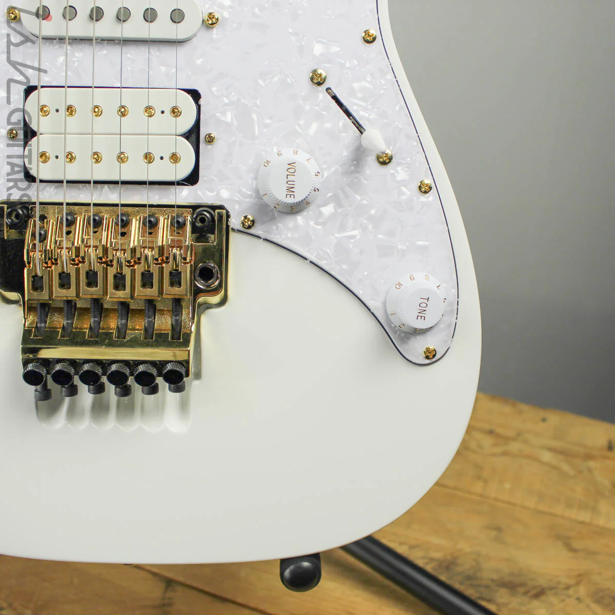 Ibanez Premium Steve Vai JEM7VP White - Image 3