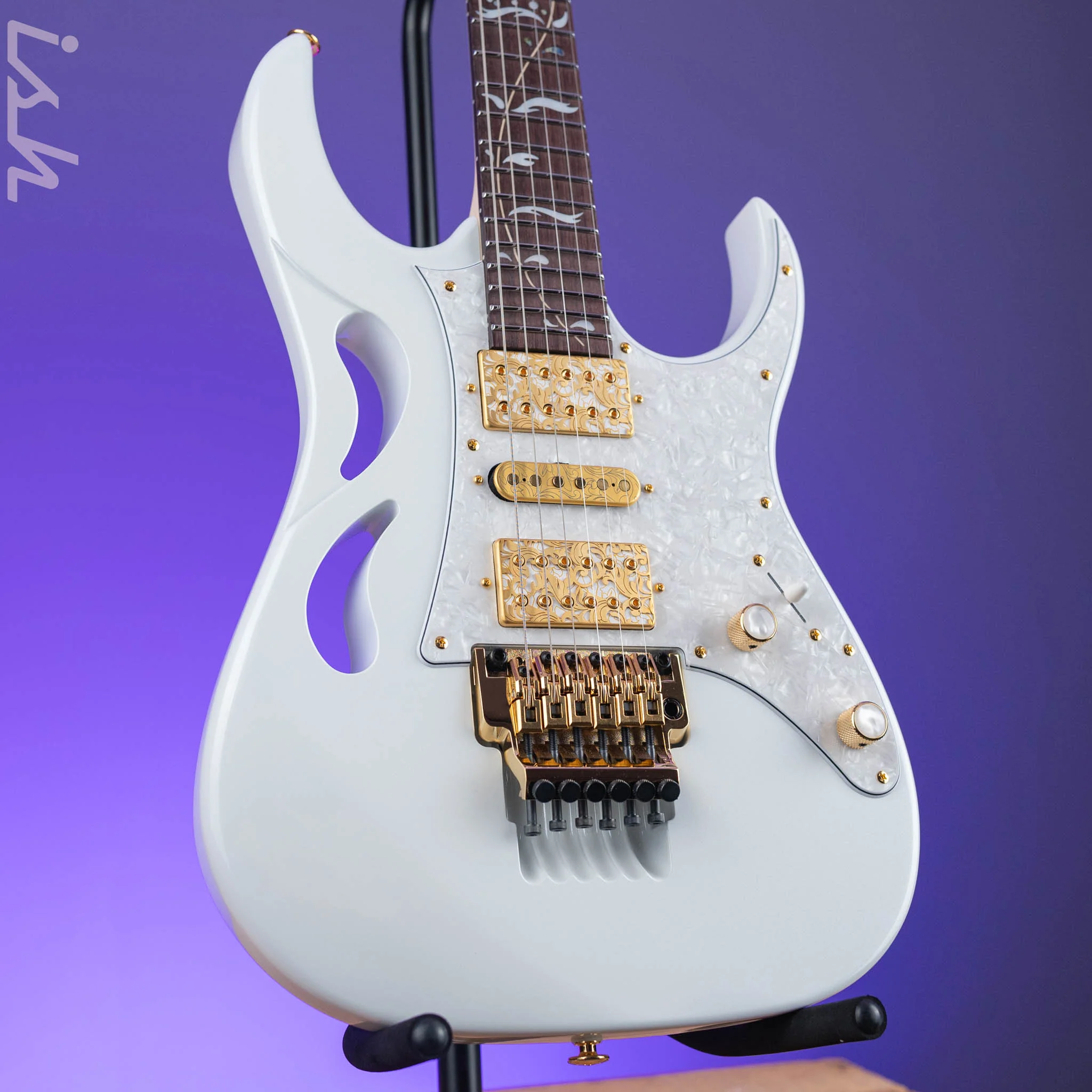 Ibanez Steve Vai Signature PIA3761 Stallion White Demo