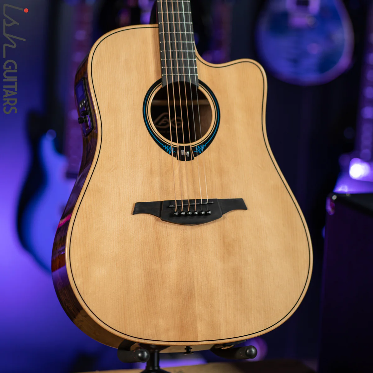 Lâg THV30DCE Dreadnought Hyvibe Tramontane Smart Guitar