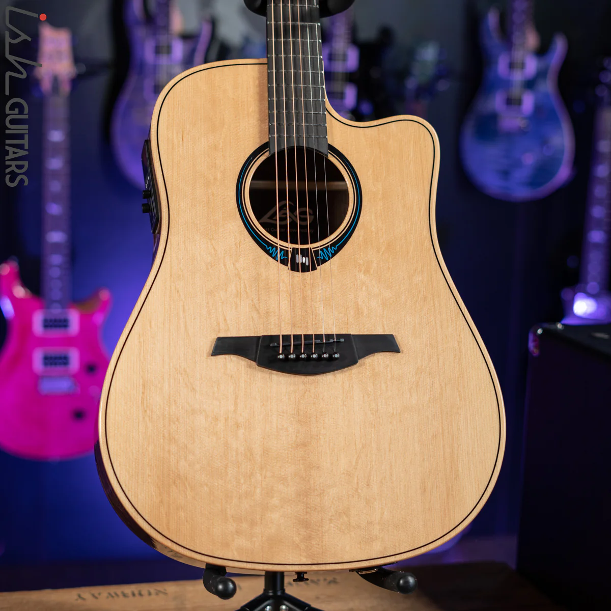Lâg THV30DCE Dreadnought Hyvibe Tramontane Smart Guitar