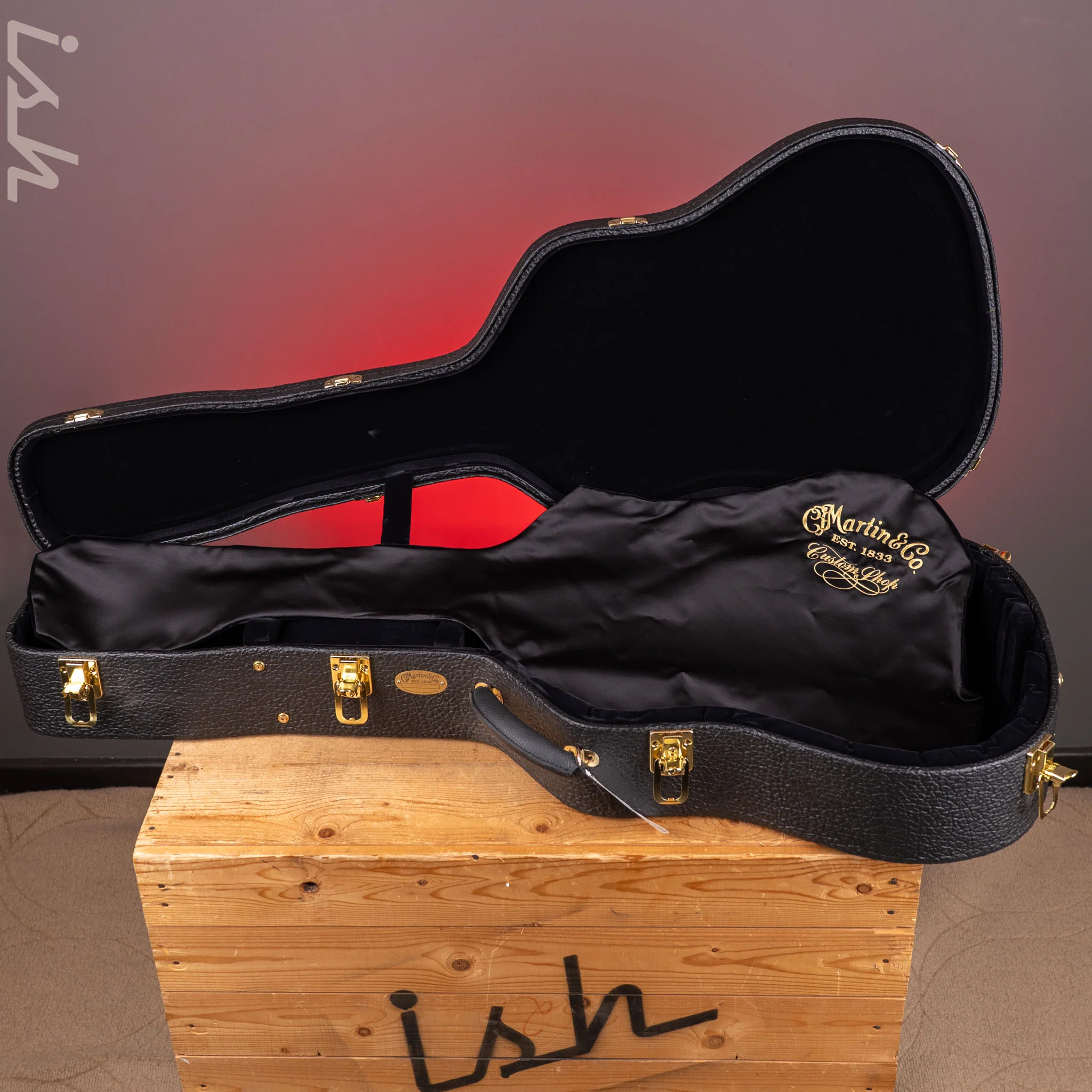Martin Custom Shop Dreadnought Acoustic Guitar Case D-14Fret - Image 3