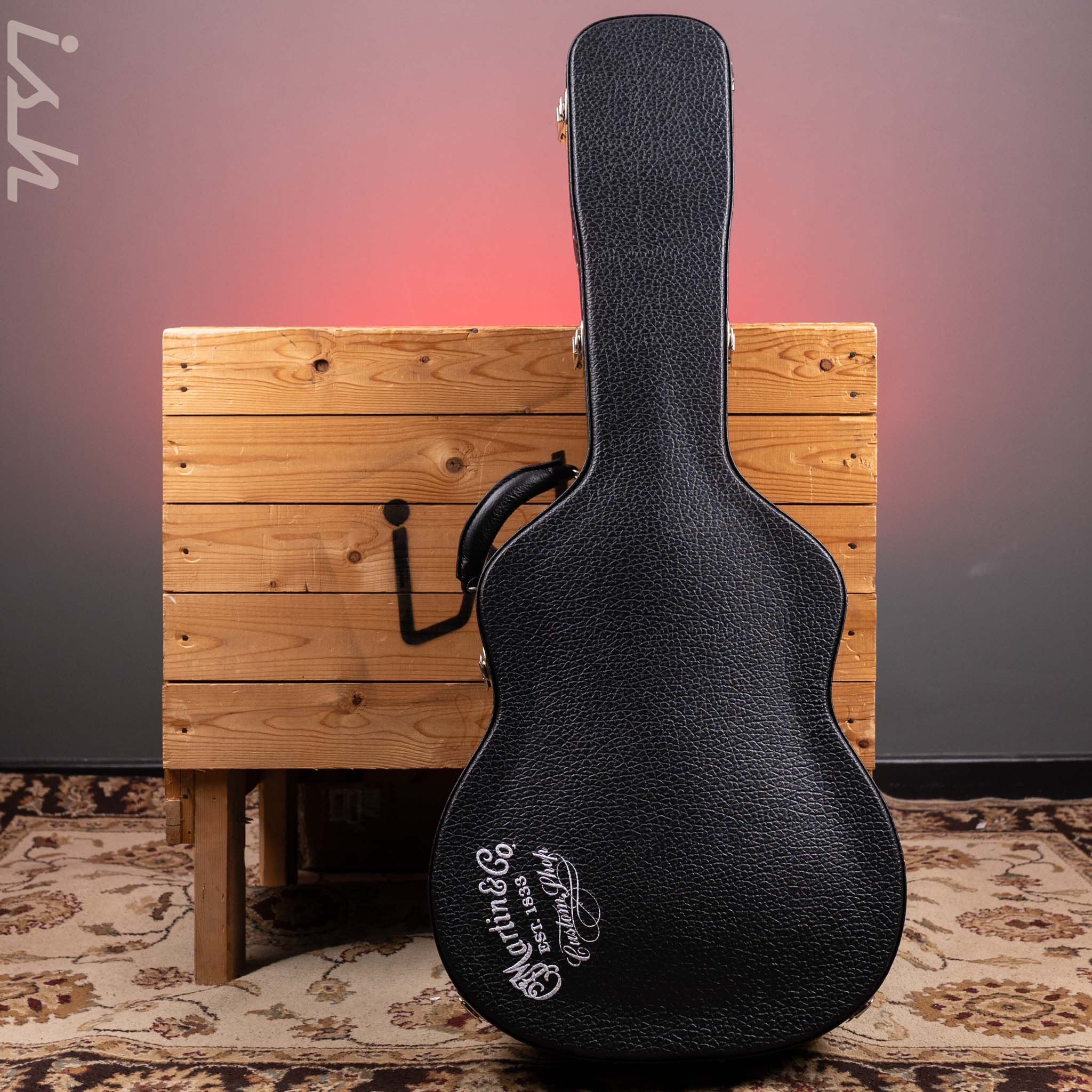 Martin Custom Shop OM Hardshell Case