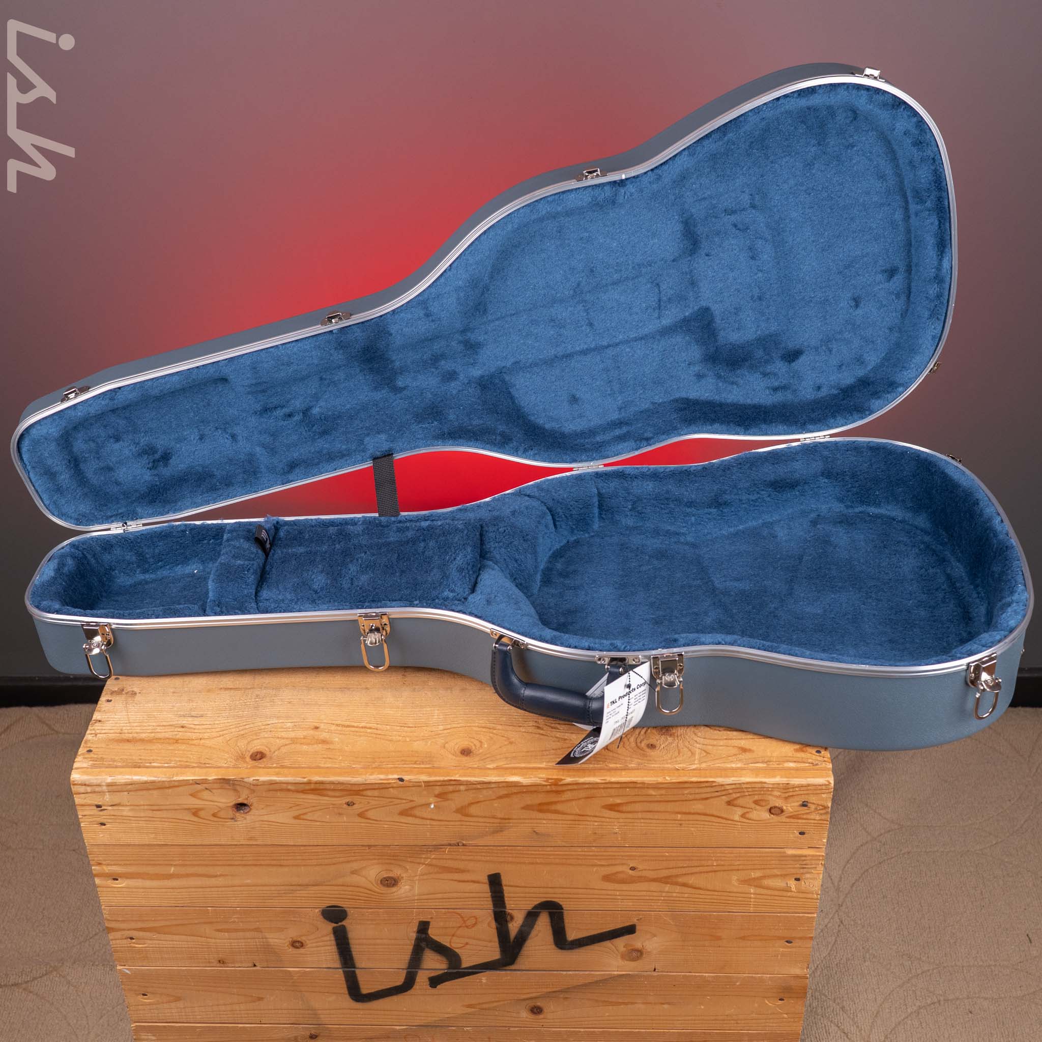Martin Dreadnought Blue Thermoplastic Guitar Case