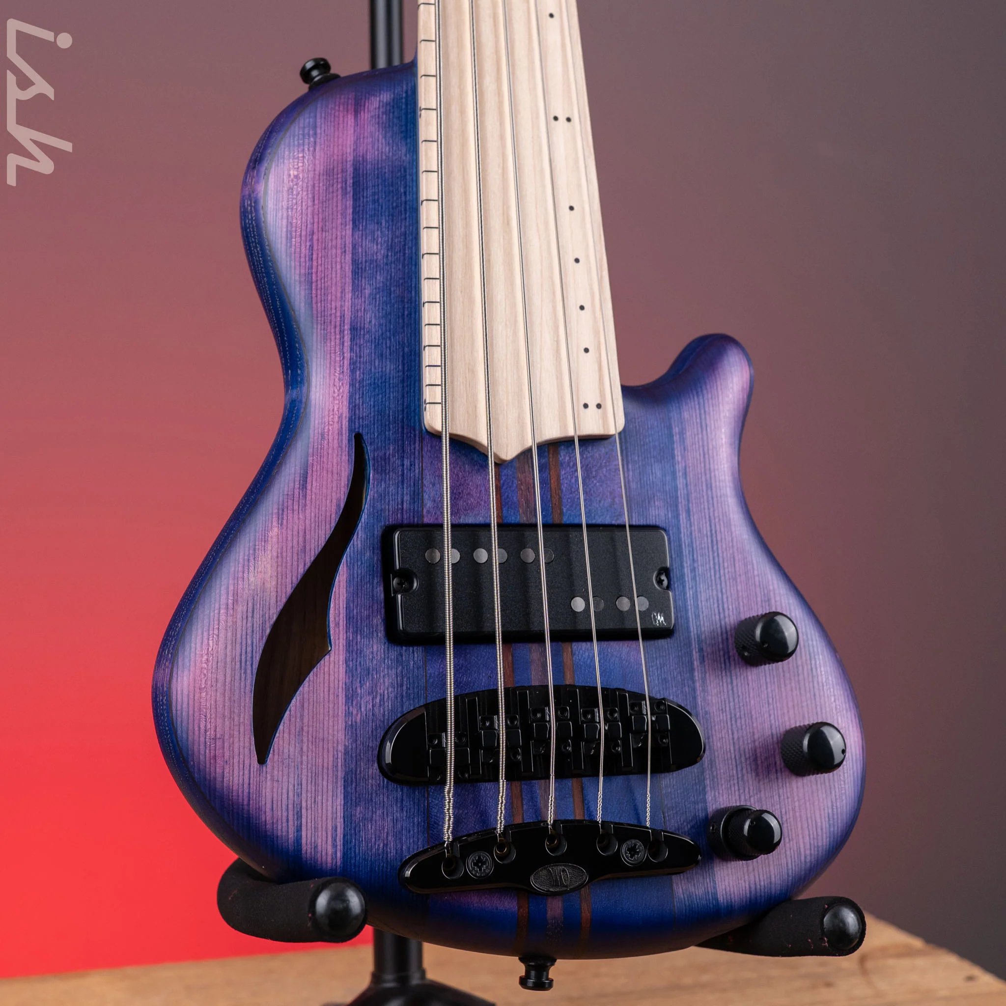 Mayones Cali 5 Fretless Mini Bass Spruce Purple