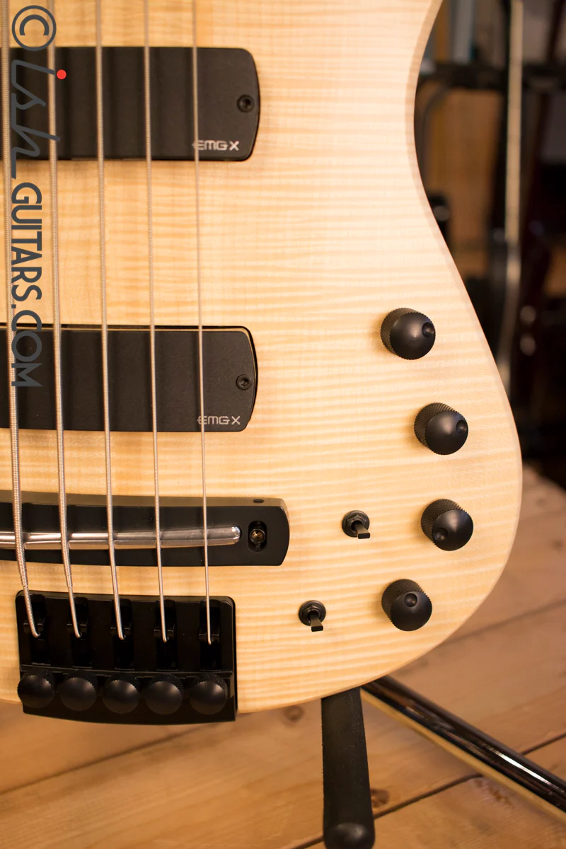 NS Designs CR5 Bass Guitar Natural Satin Fretted Headless - Image 4