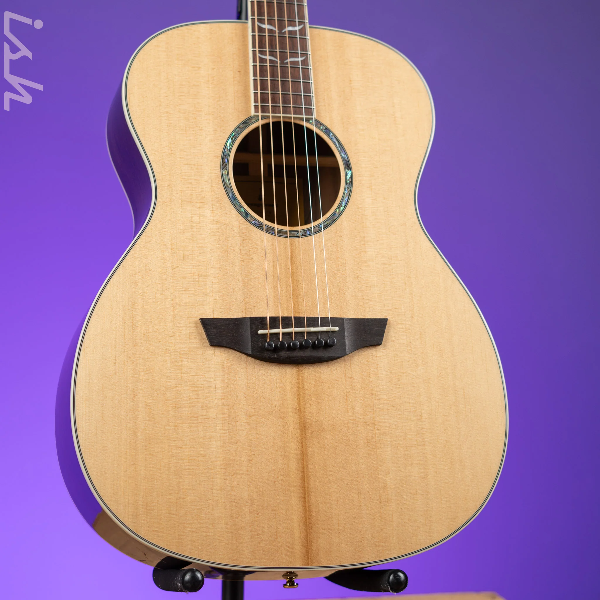 Orangewood Brooklyn Grand Concert Acoustic Guitar