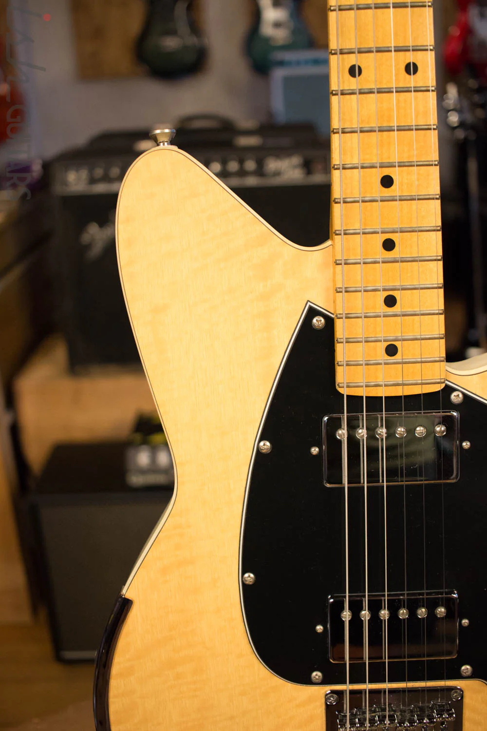USA Reverend Rocco Guitar Faux Flamed Maple RARE - Image 3