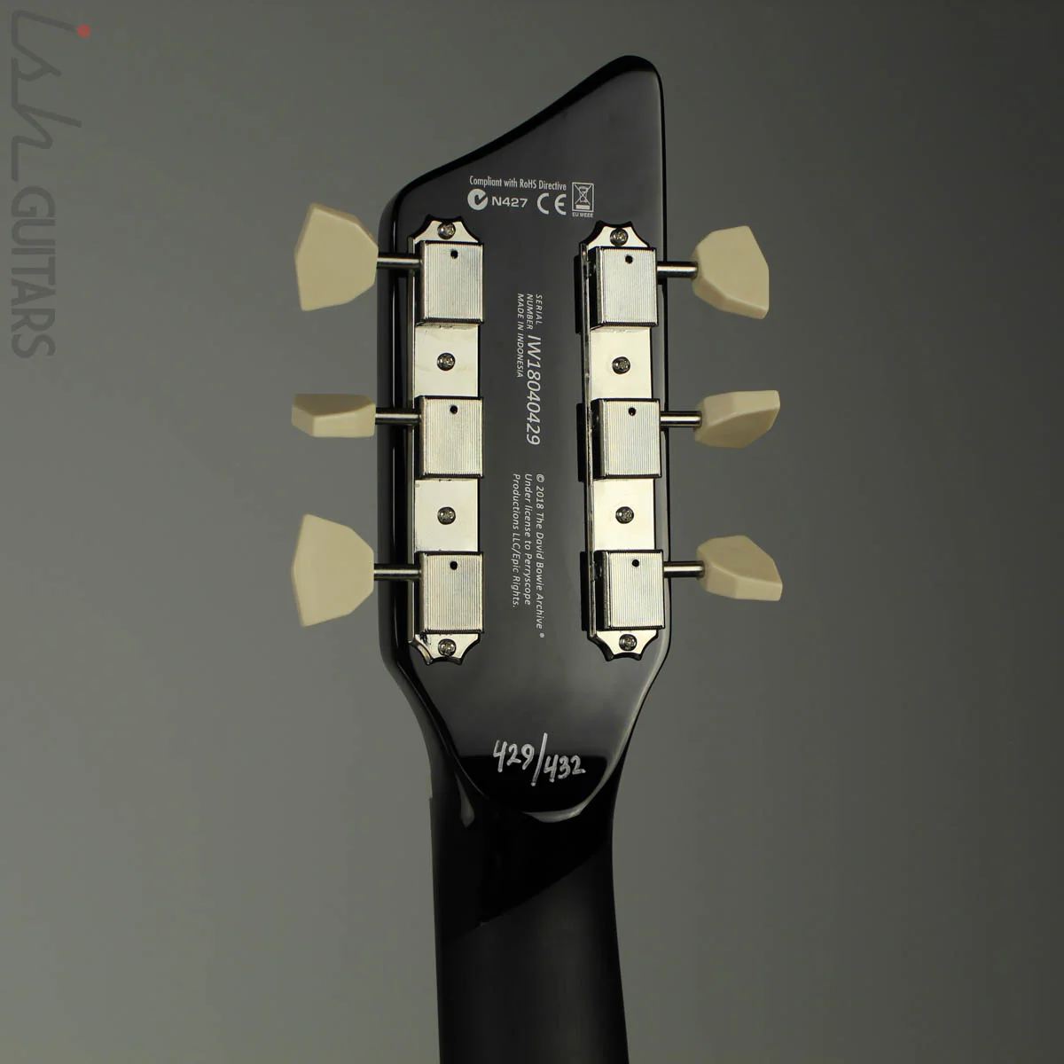 Supro David Bowie Limited Edition Dual Tone Electric Guitar White Finish - Image 8