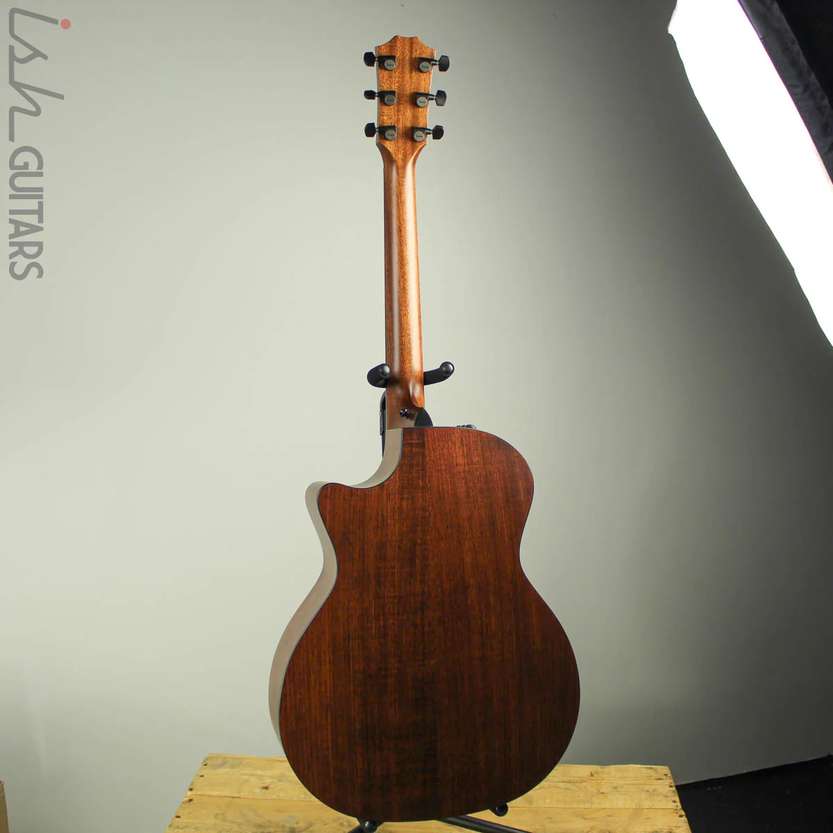 Taylor 324ce Sunburst - Image 5