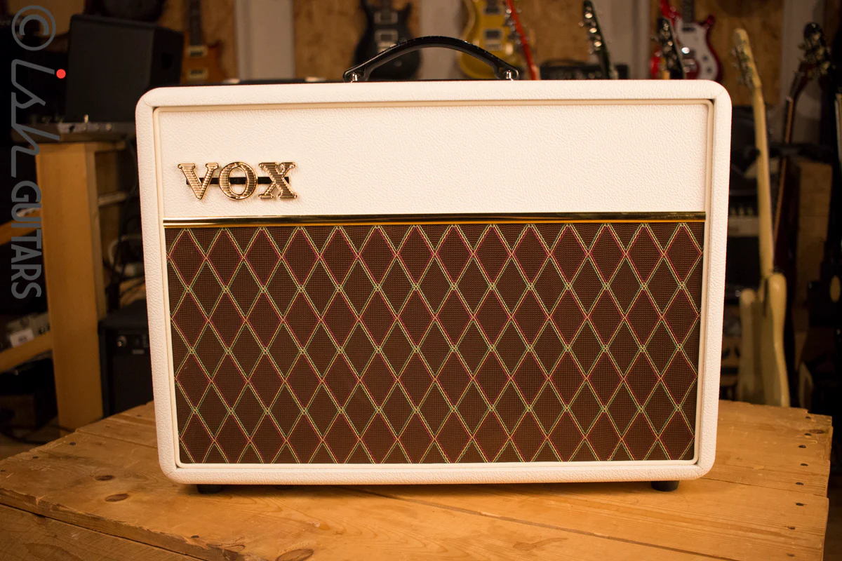 Vox AC10C1 10 Watt Tube Limited Edition White Bronco